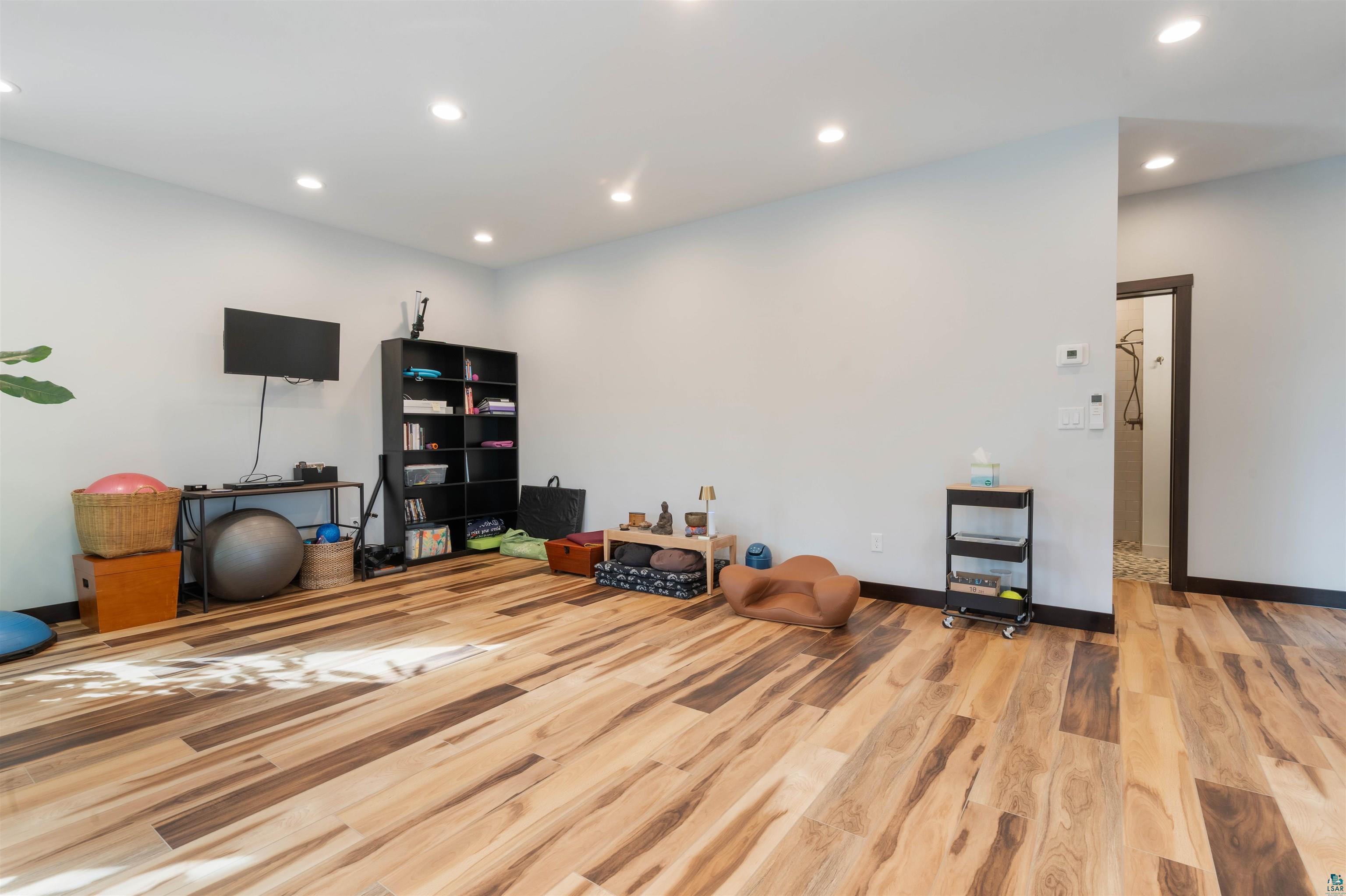 5140 Lakewood Rd, Duluth, MN 55804 Listing Photo  36