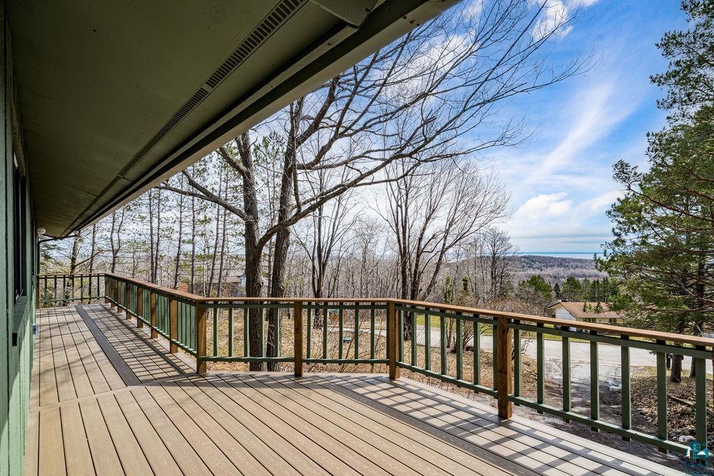 2207 Heather Ave, Duluth, MN 55803 Listing Photo  3