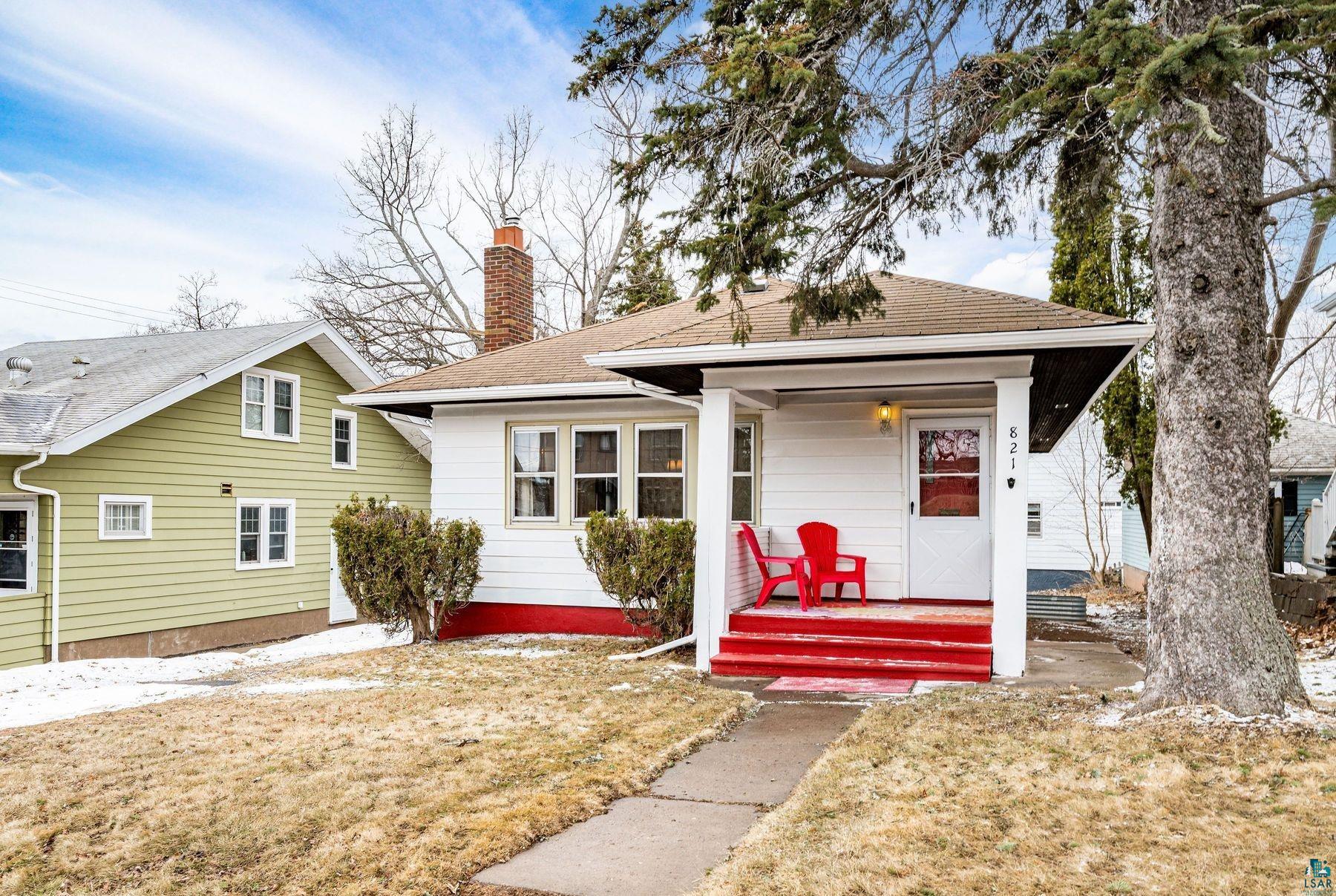 821 N 19th Ave E, Duluth, MN 55812-9625 Listing Photo  1