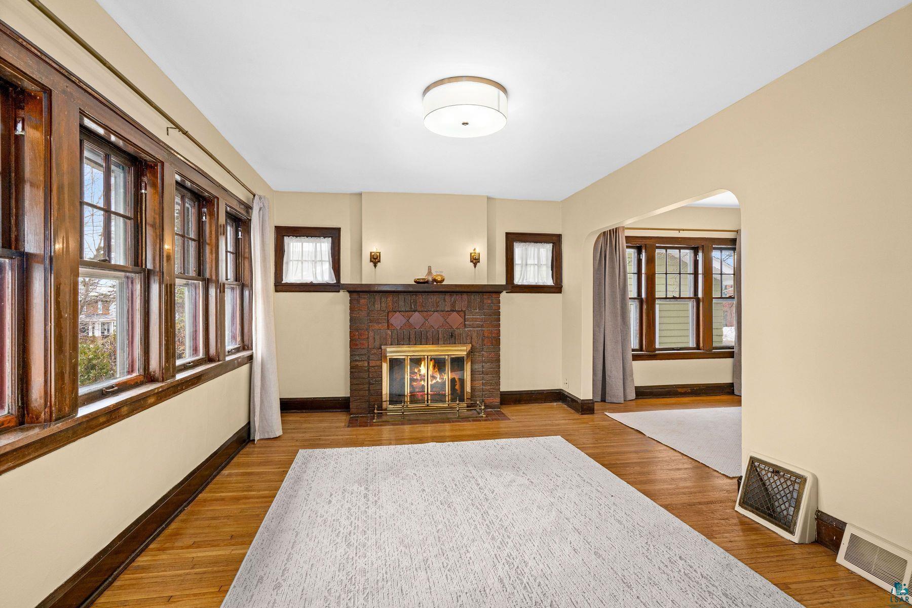 821 N 19th Ave E, Duluth, MN 55812-9625 Listing Photo  2