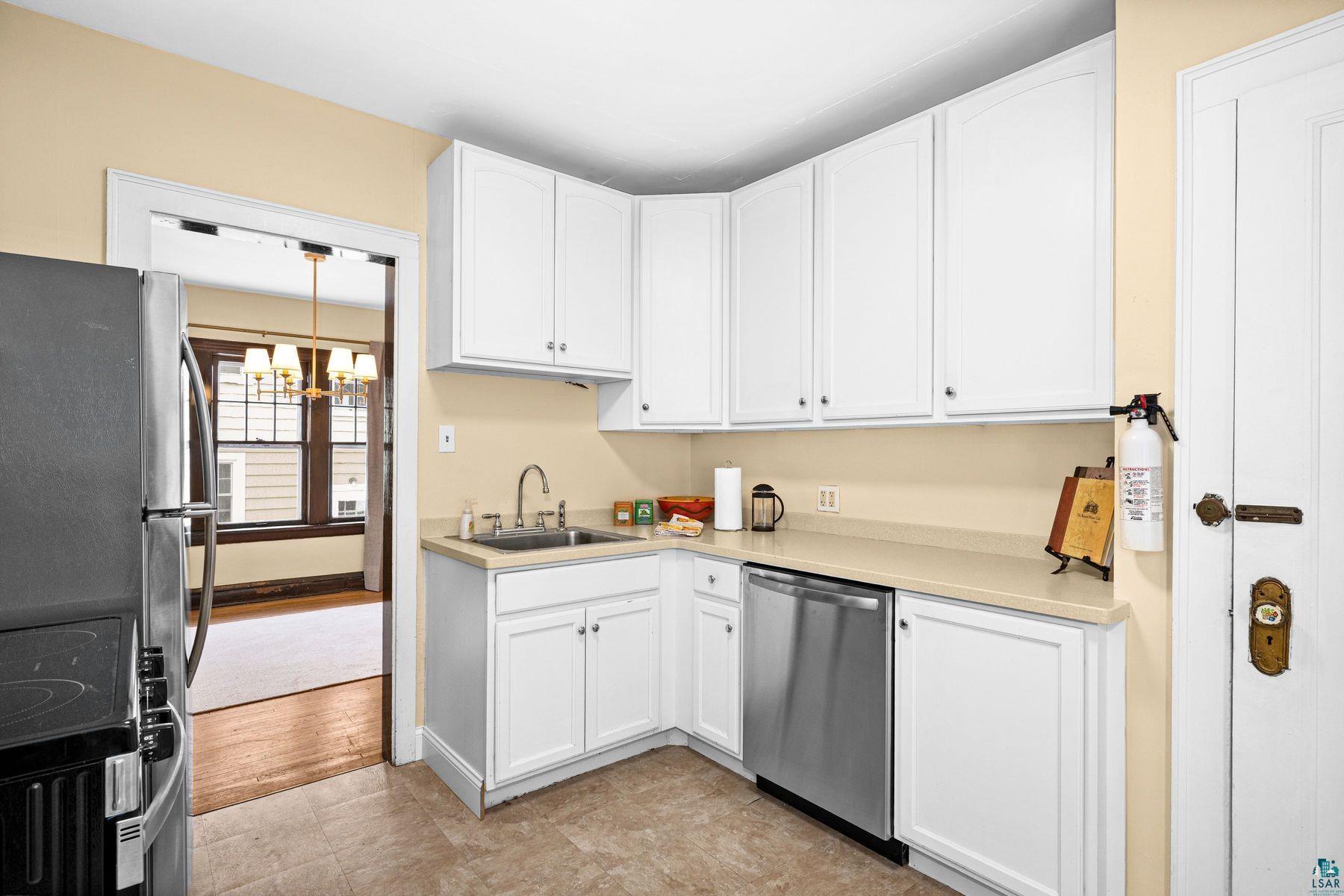 821 N 19th Ave E, Duluth, MN 55812-9625 Listing Photo  13