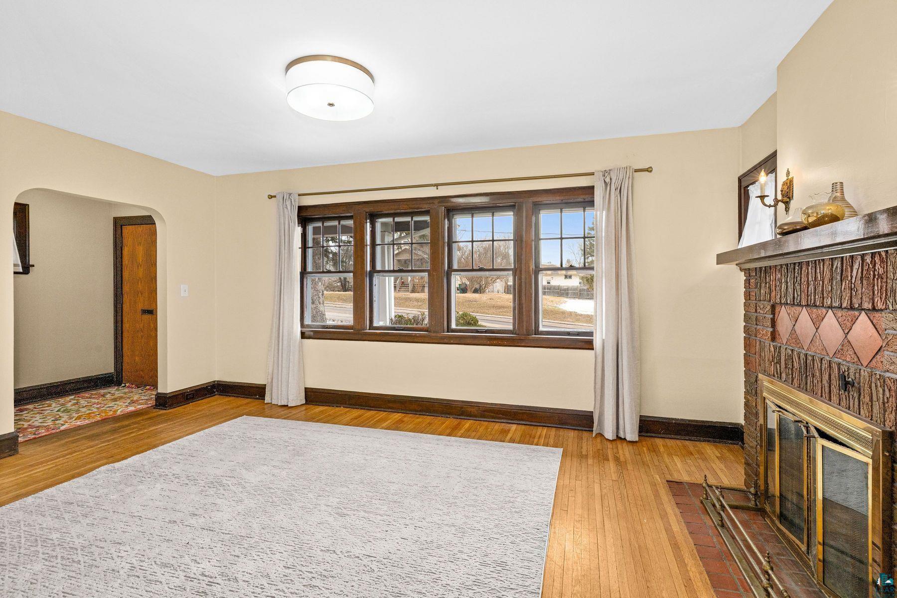 821 N 19th Ave E, Duluth, MN 55812-9625 Listing Photo  3