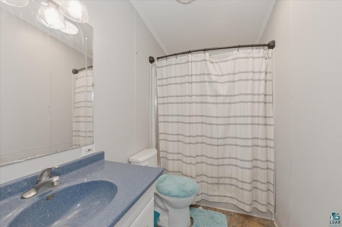 4612 E Valley Brook Rd, Superior, WI 54880 Listing Photo  16