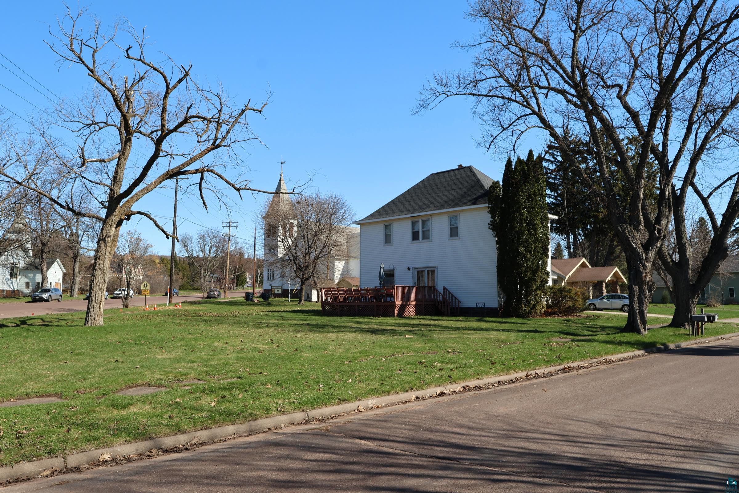 111 W 3rd St, Washburn, WI 54891 Listing Photo  2