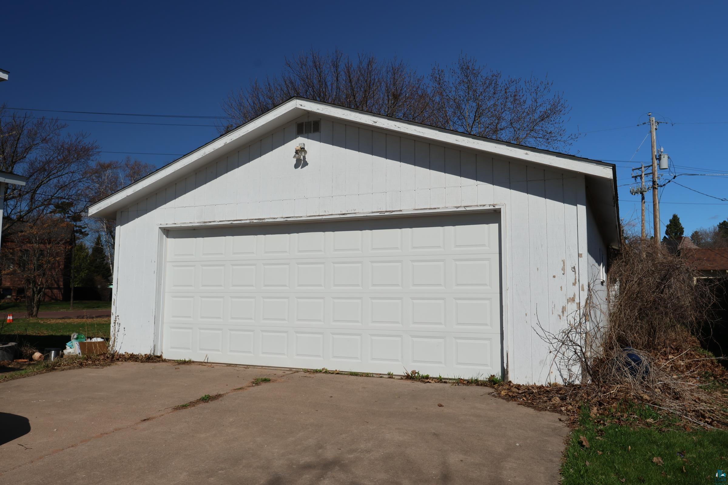 111 W 3rd St, Washburn, WI 54891 Listing Photo  4