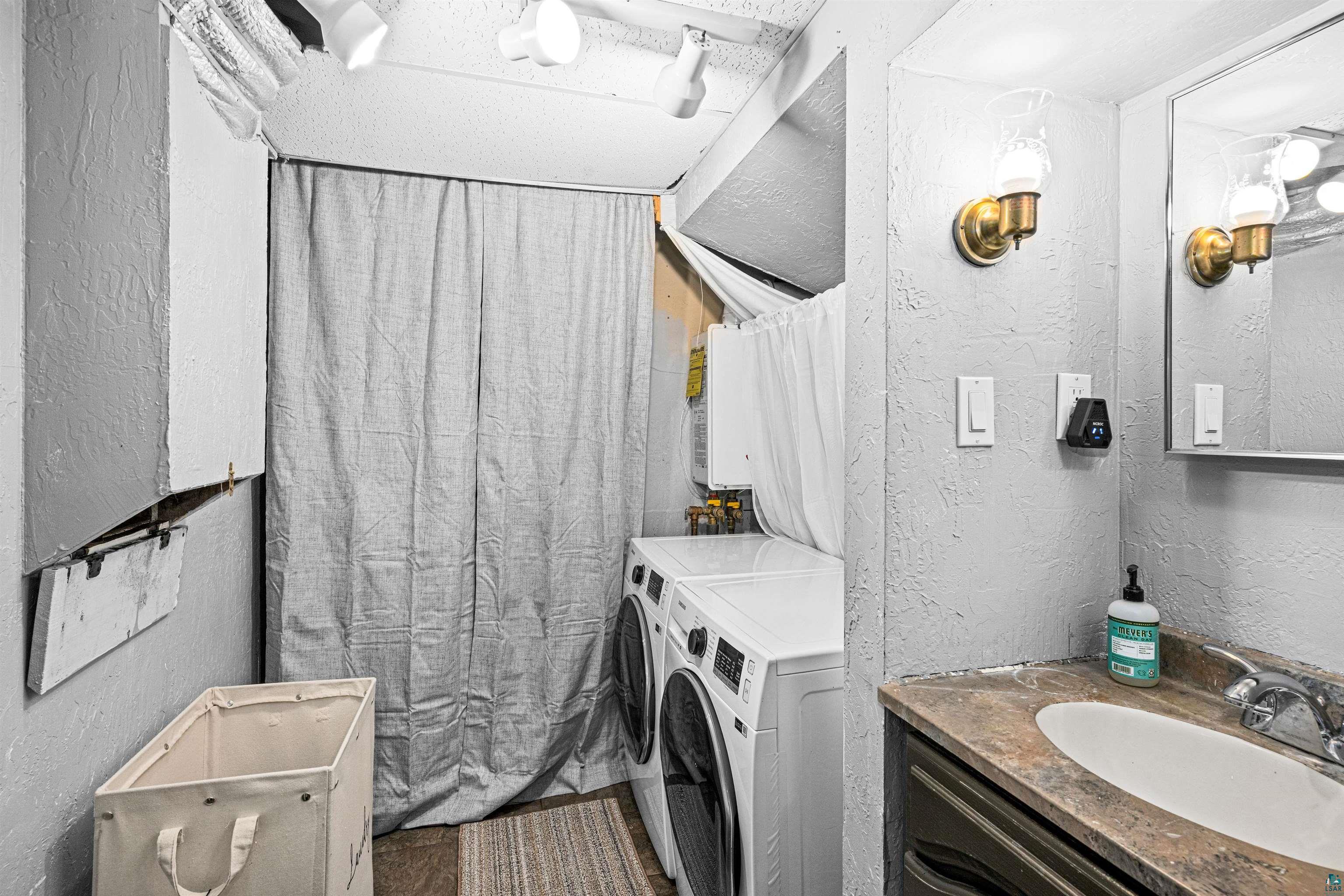 2624 W 10th St, Duluth, MN 55806 Listing Photo  20