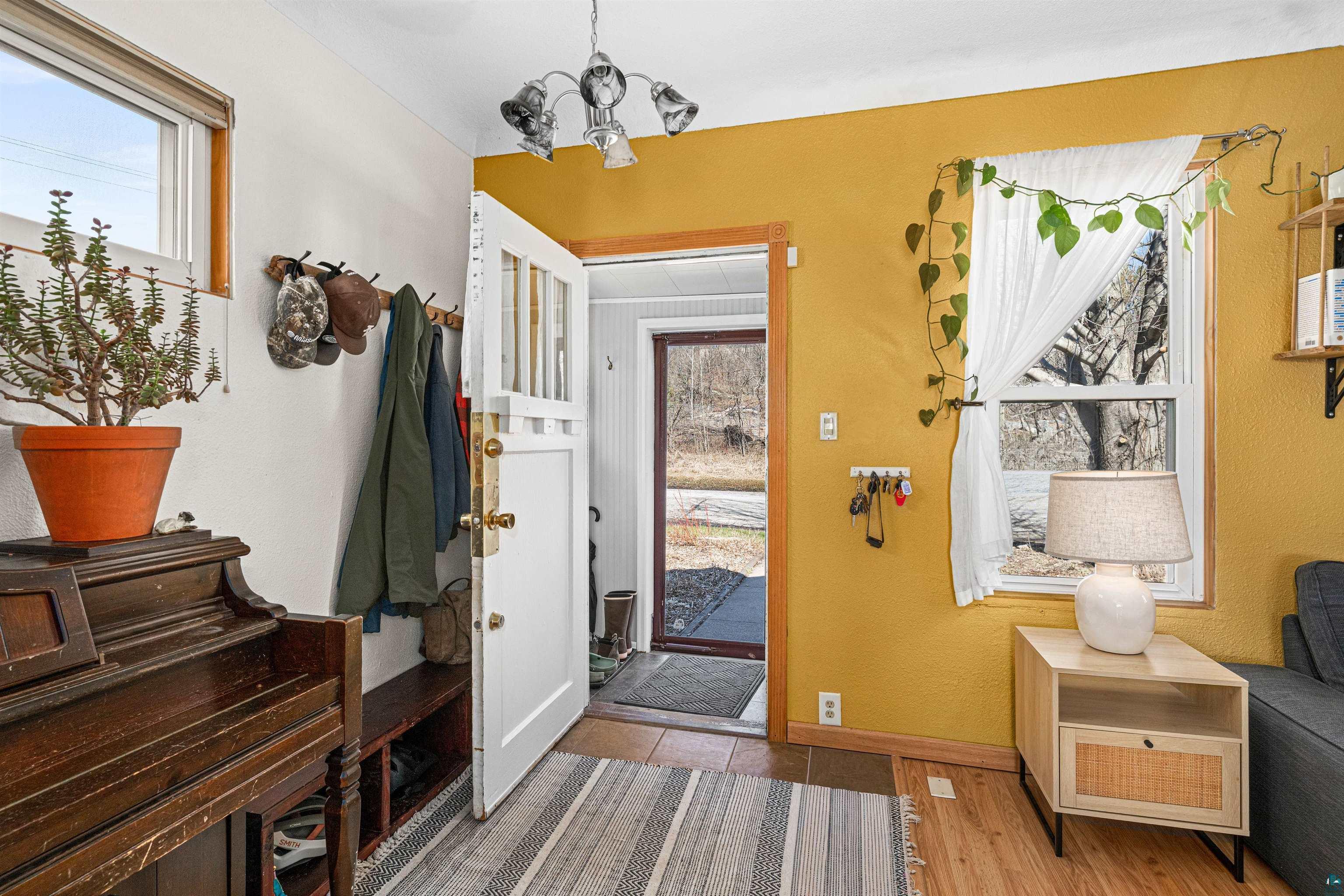 2624 W 10th St, Duluth, MN 55806 Listing Photo  3