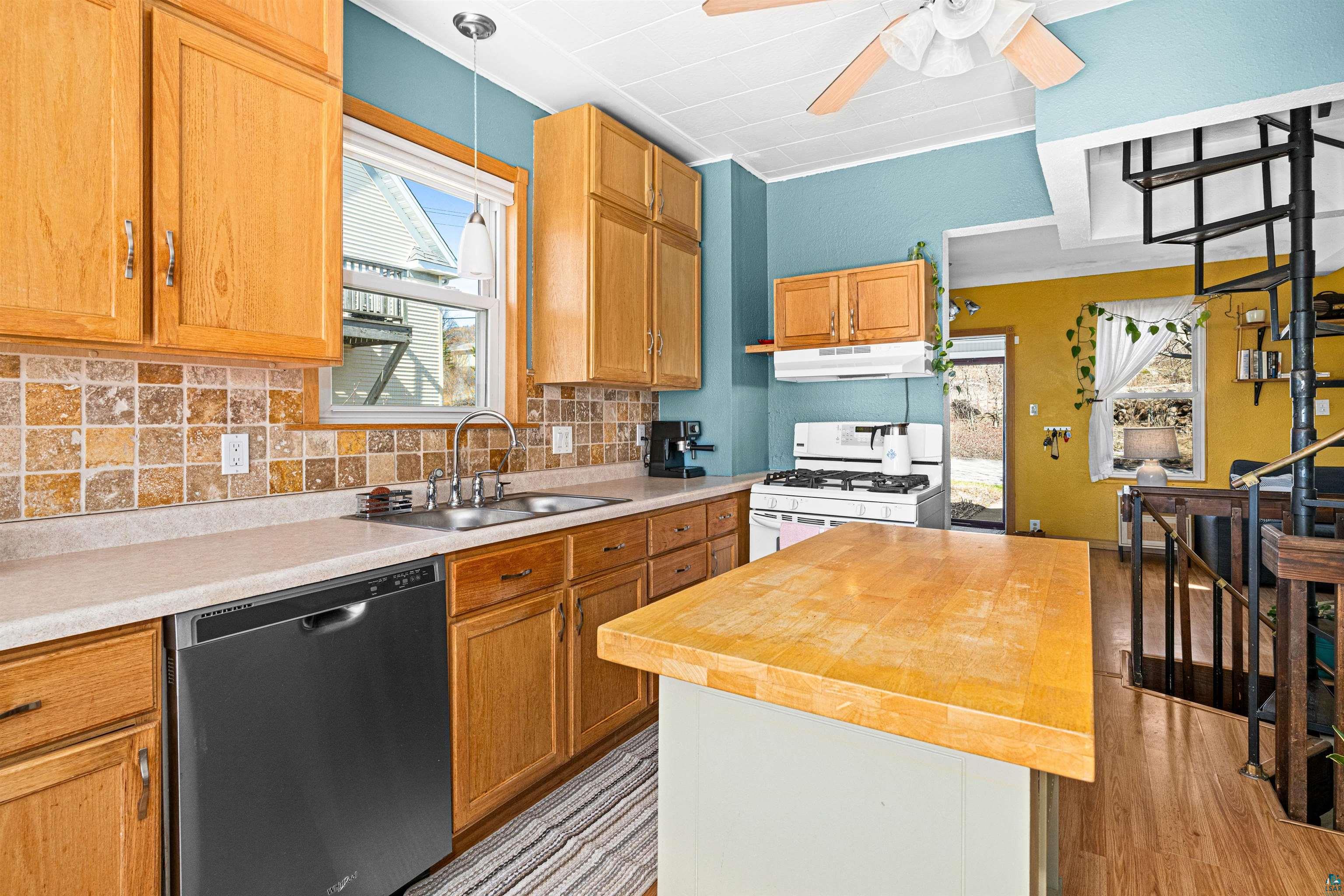 2624 W 10th St, Duluth, MN 55806 Listing Photo  8