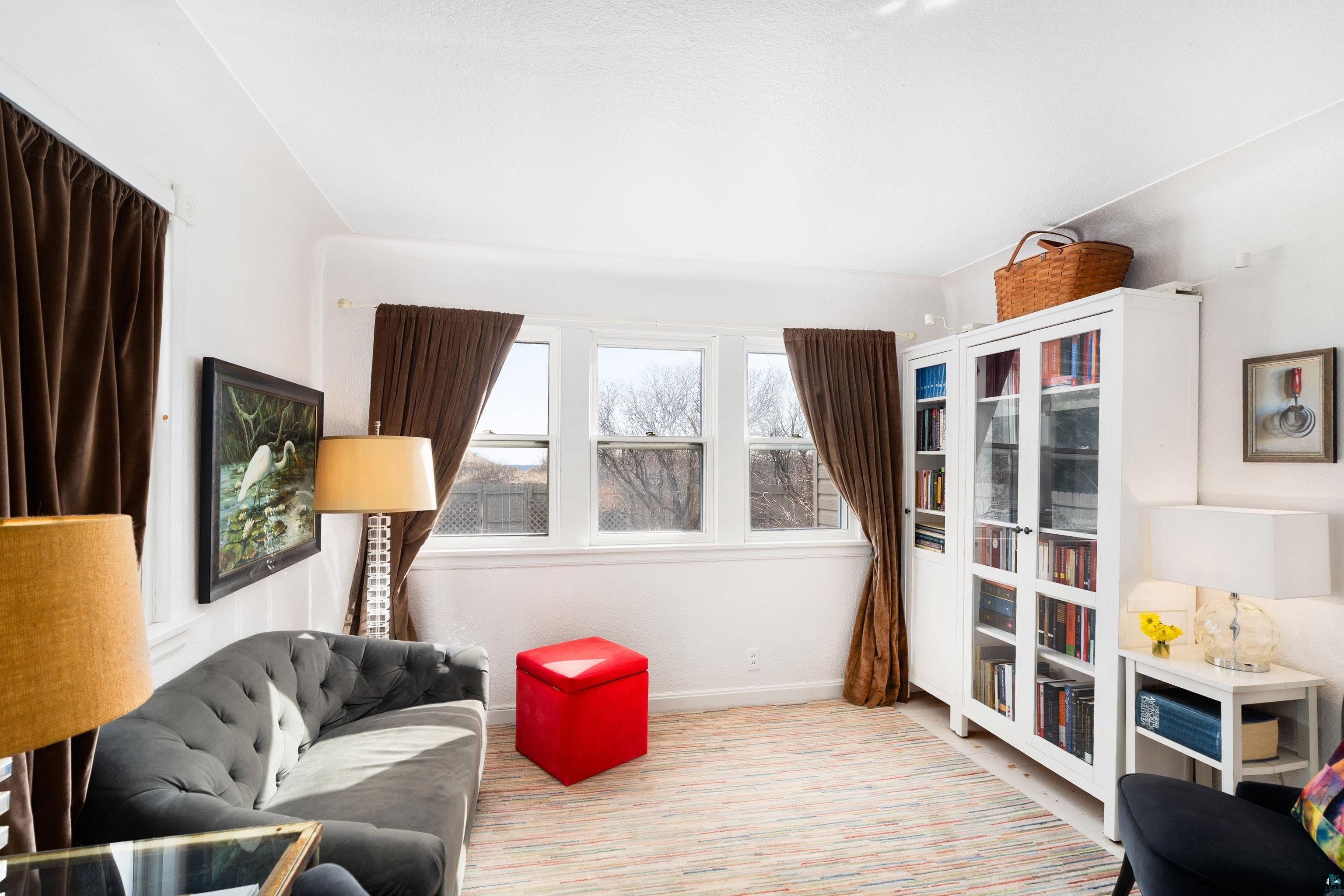 1611 S Lake Ave, Duluth, MN 55802 Listing Photo  3