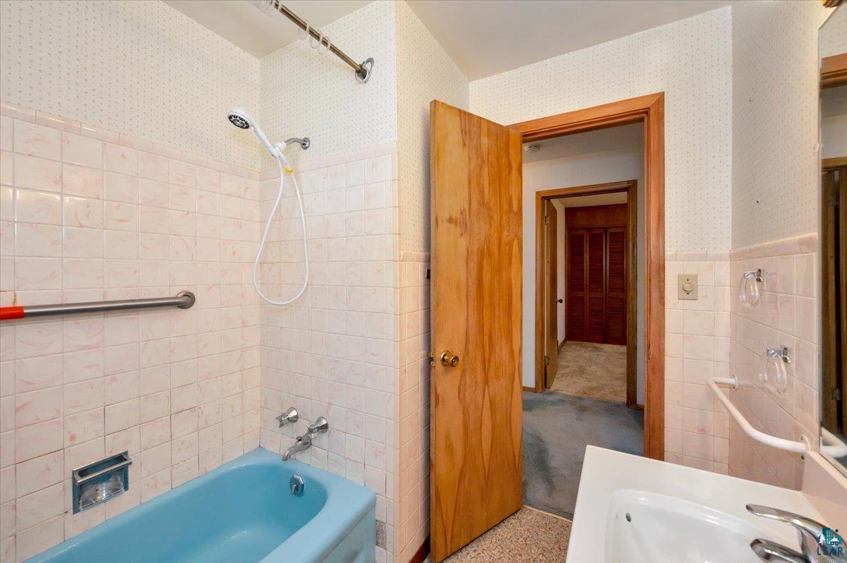 526 N 60th Ave E, Duluth, MN 55804 Listing Photo  22