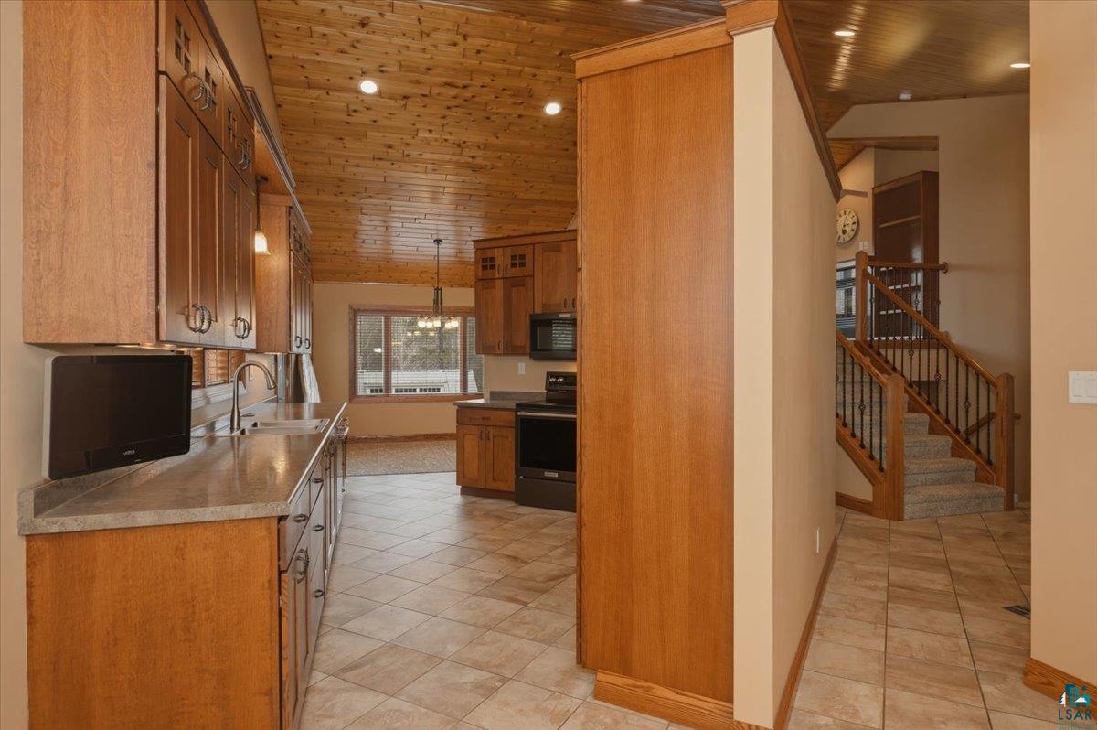 3977 Lavaque Rd, Hermantown, MN 55811 Listing Photo  6