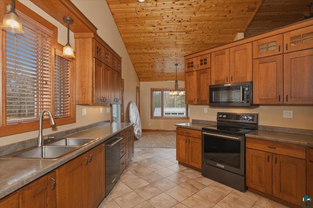 3977 Lavaque Rd, Hermantown, MN 55811 Listing Photo  7