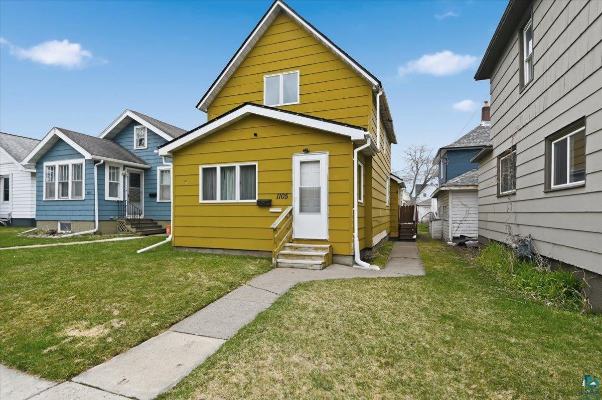 1105 Weeks Ave, Superior, WI 54880 Listing Photo  2