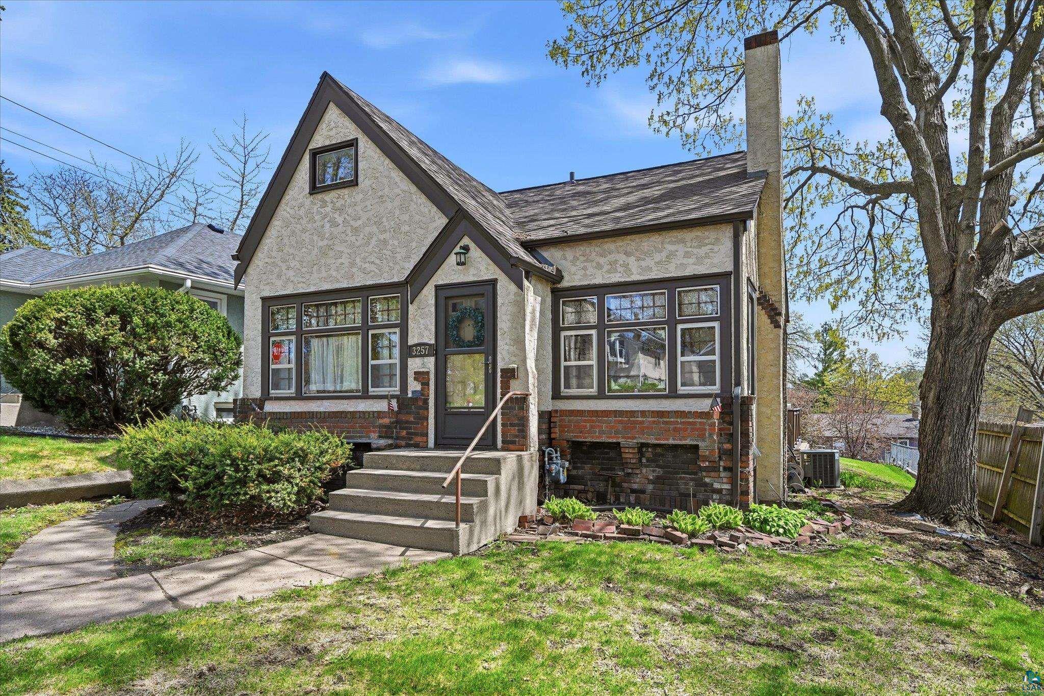 3257 Hayes St NE, Minneapolis, MN 55418 Listing Photo  3