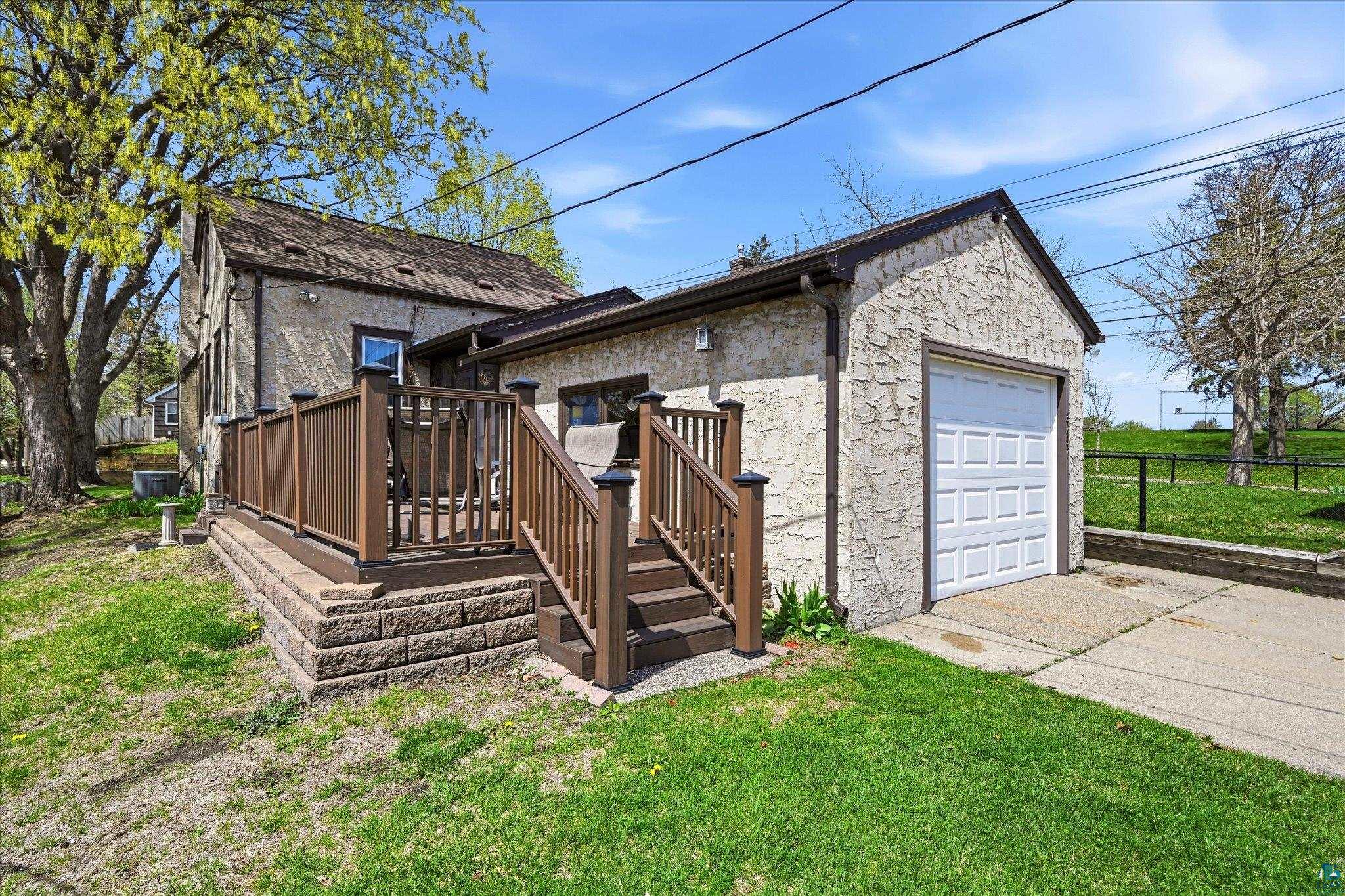 3257 Hayes St NE, Minneapolis, MN 55418 Listing Photo  6