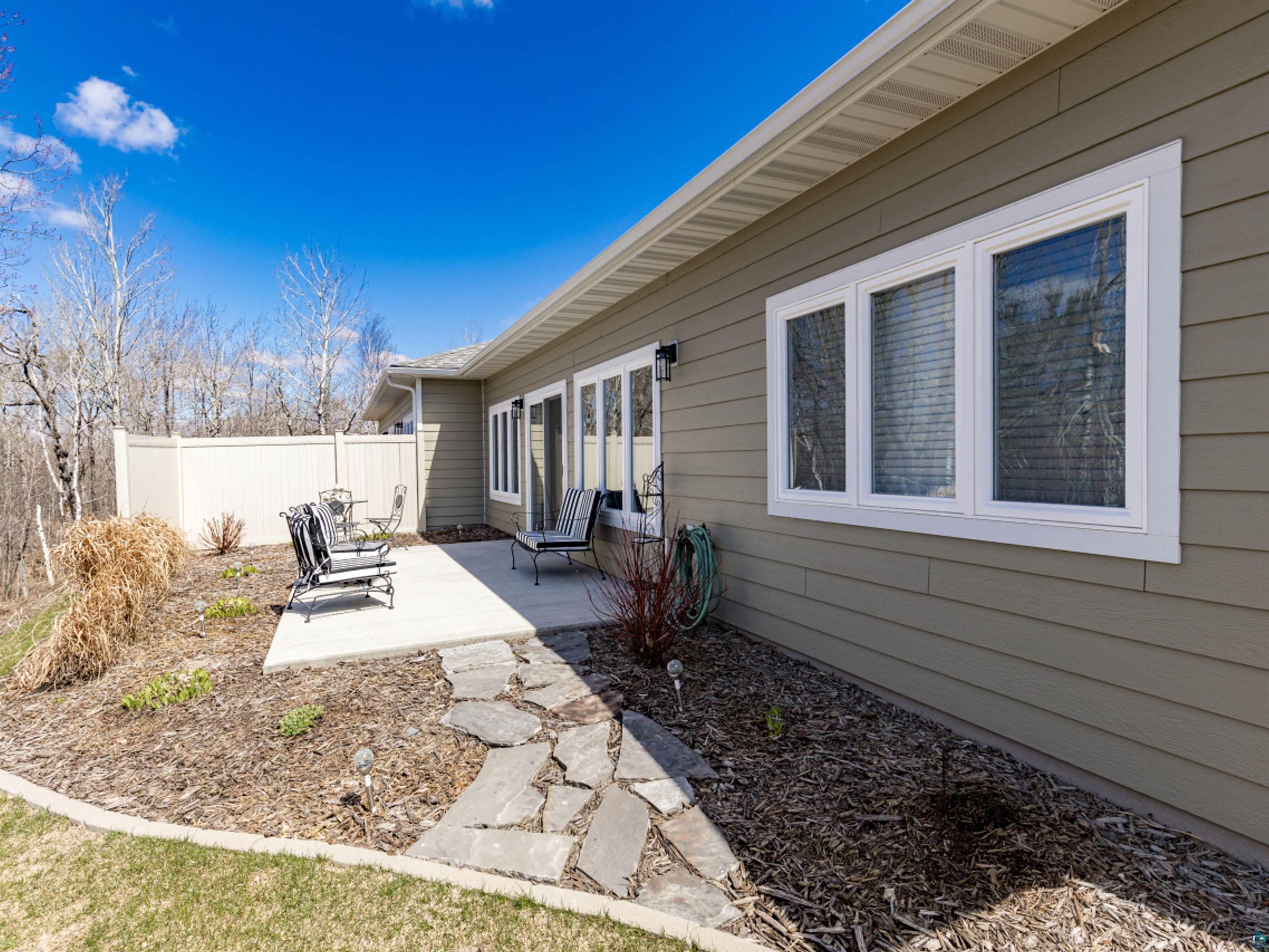 219 Coffee Creek Blvd, Duluth, MN 55811-3513 Listing Photo  2