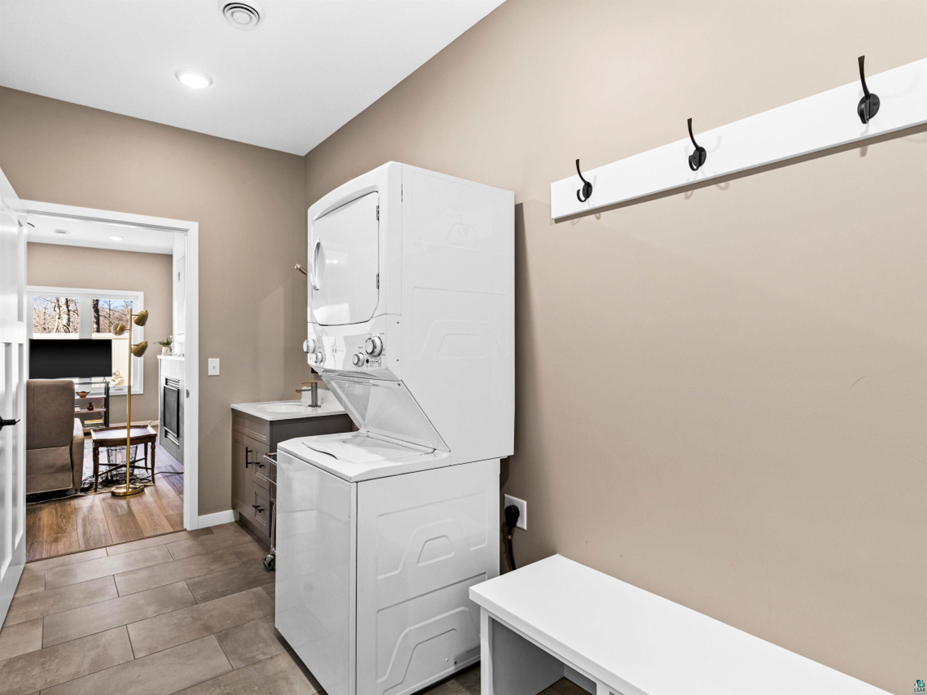 219 Coffee Creek Blvd, Duluth, MN 55811-3513 Listing Photo  36