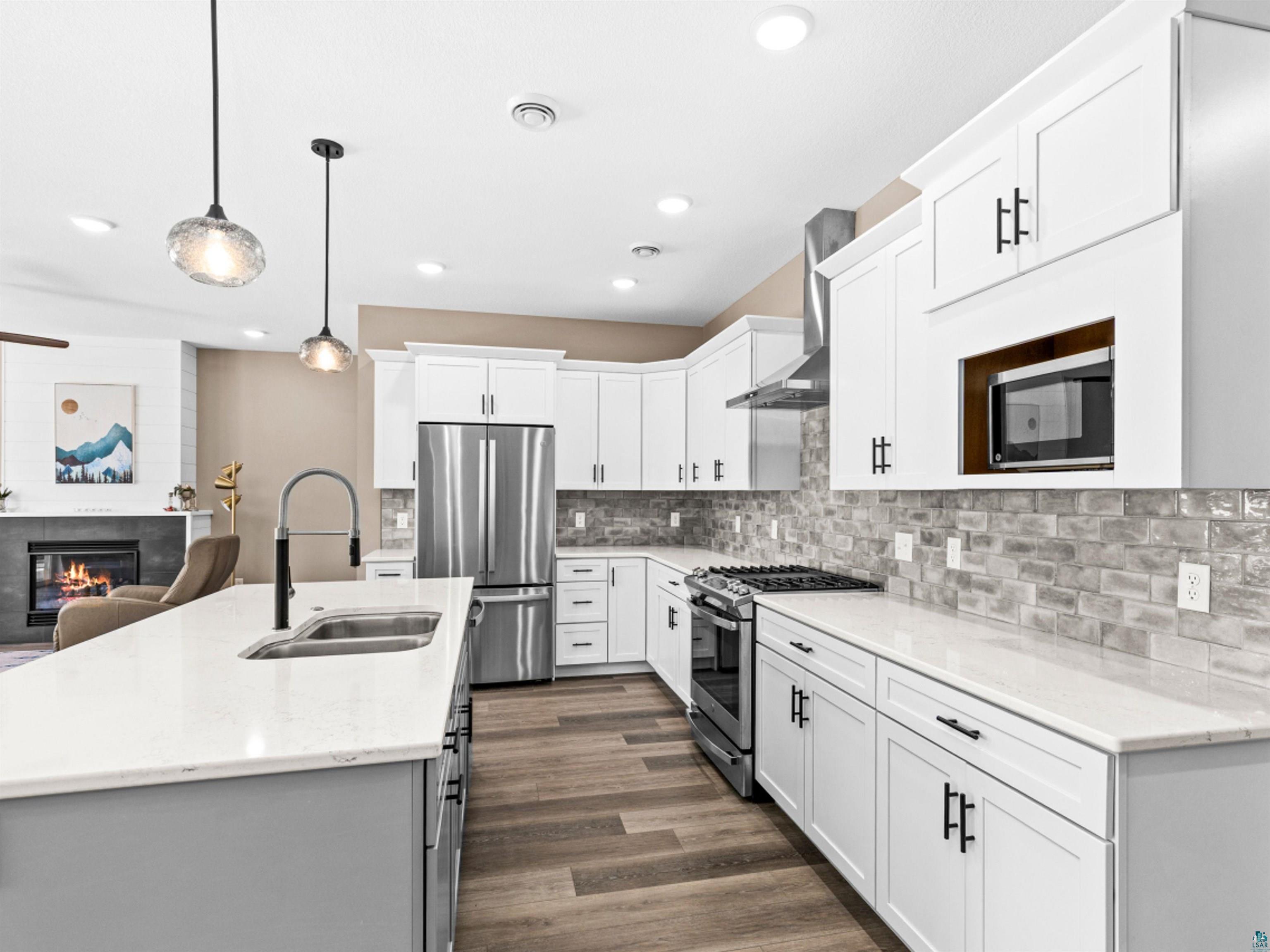 219 Coffee Creek Blvd, Duluth, MN 55811-3513 Listing Photo  7