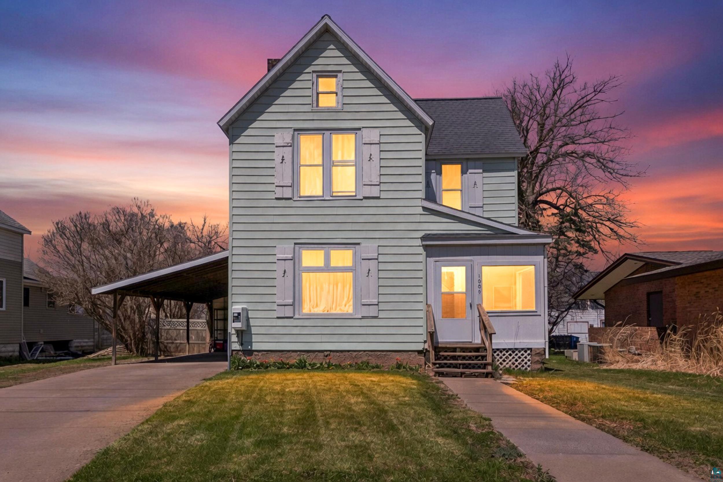 1009 Main St W, Ashland, WI 54806 Listing Photo  1