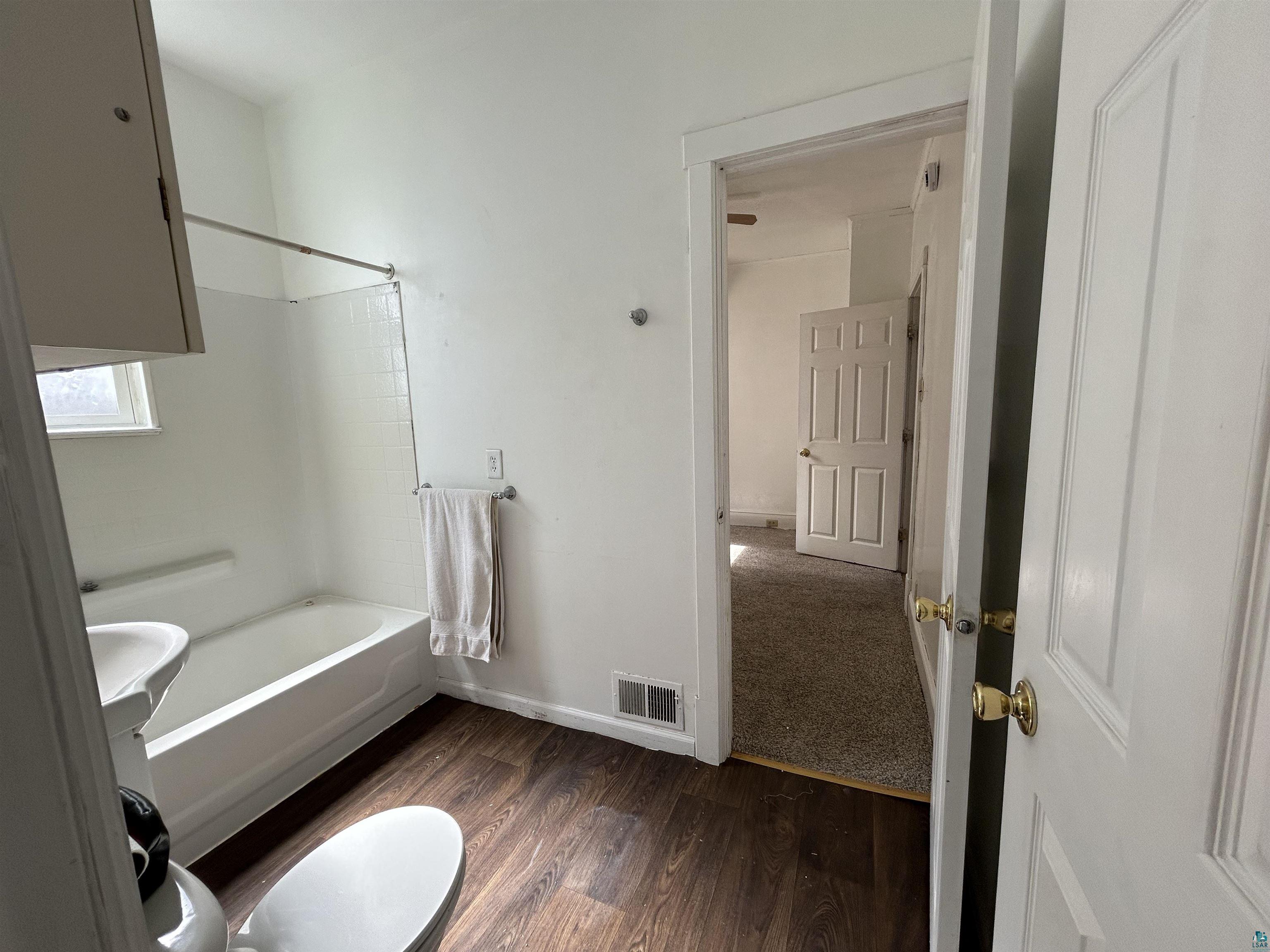 1302 W 1st St, Duluth, MN 55806 Listing Photo  3