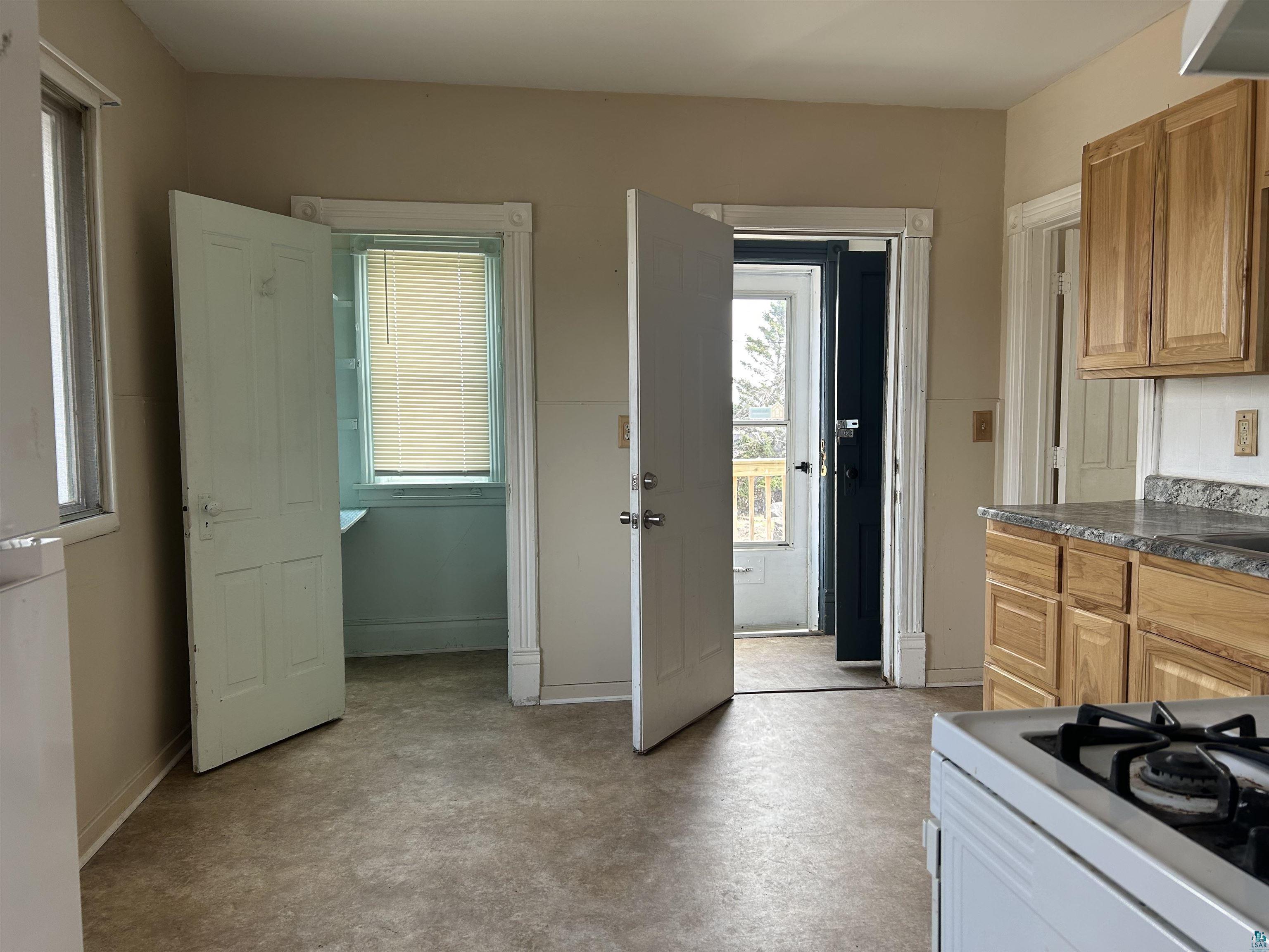 1302 W 1st St, Duluth, MN 55806 Listing Photo  23