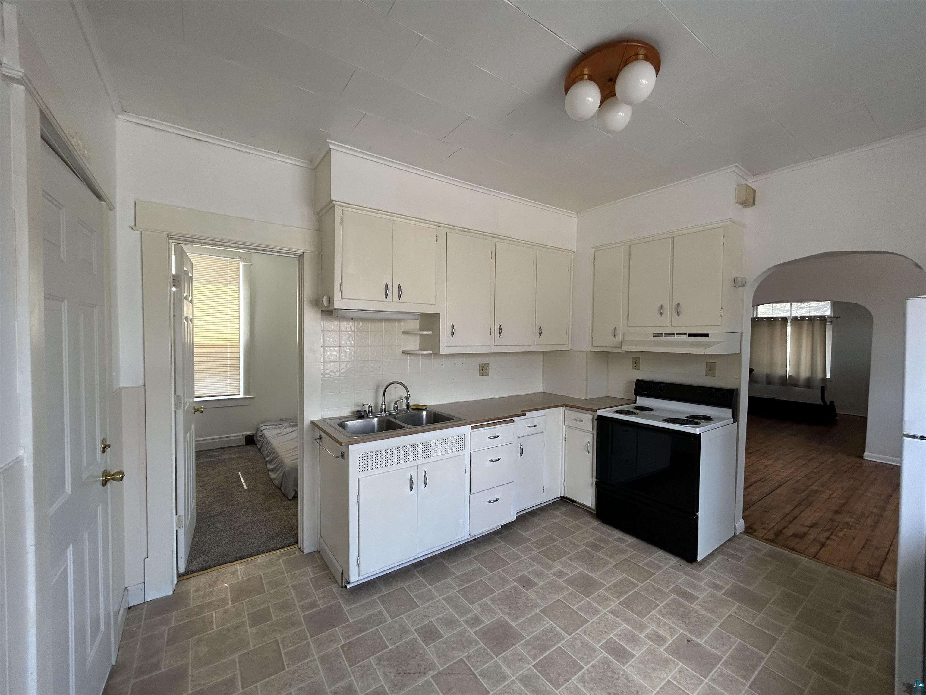 1302 W 1st St, Duluth, MN 55806 Listing Photo  35