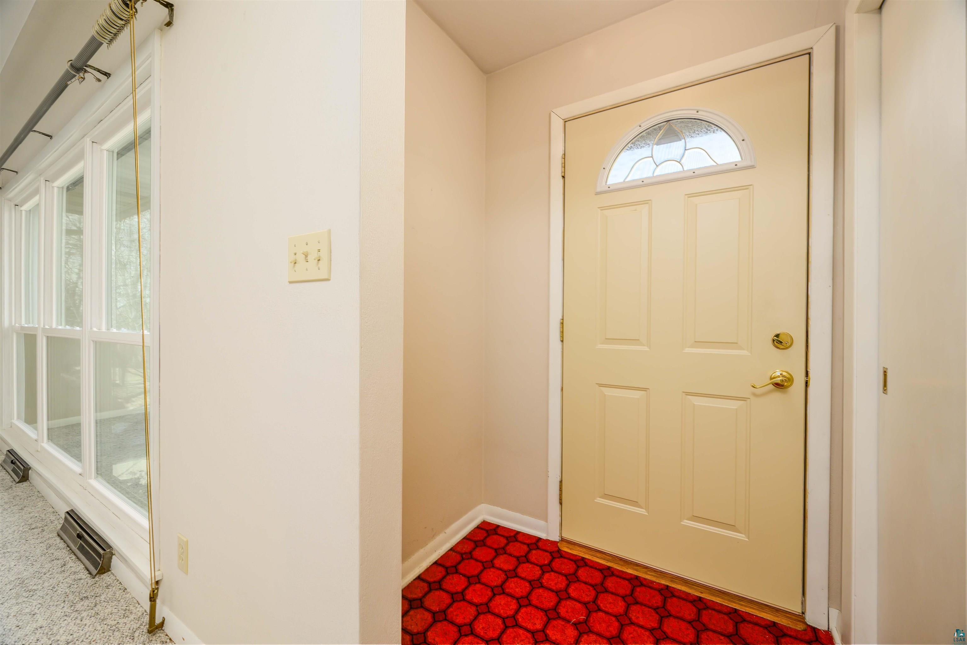 3714 Woodland Ave, Duluth, MN 55803 Listing Photo  2