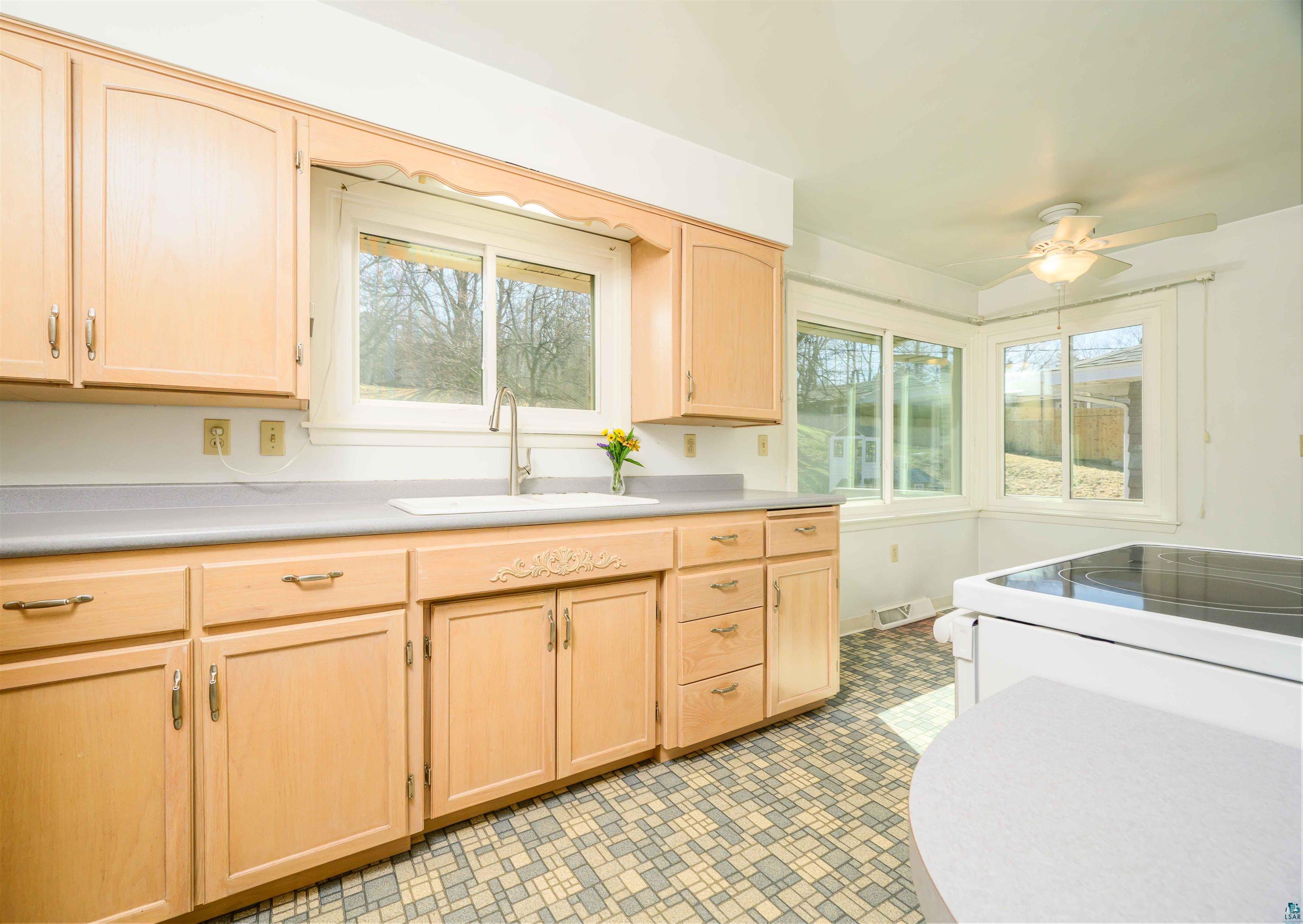 3714 Woodland Ave, Duluth, MN 55803 Listing Photo  12