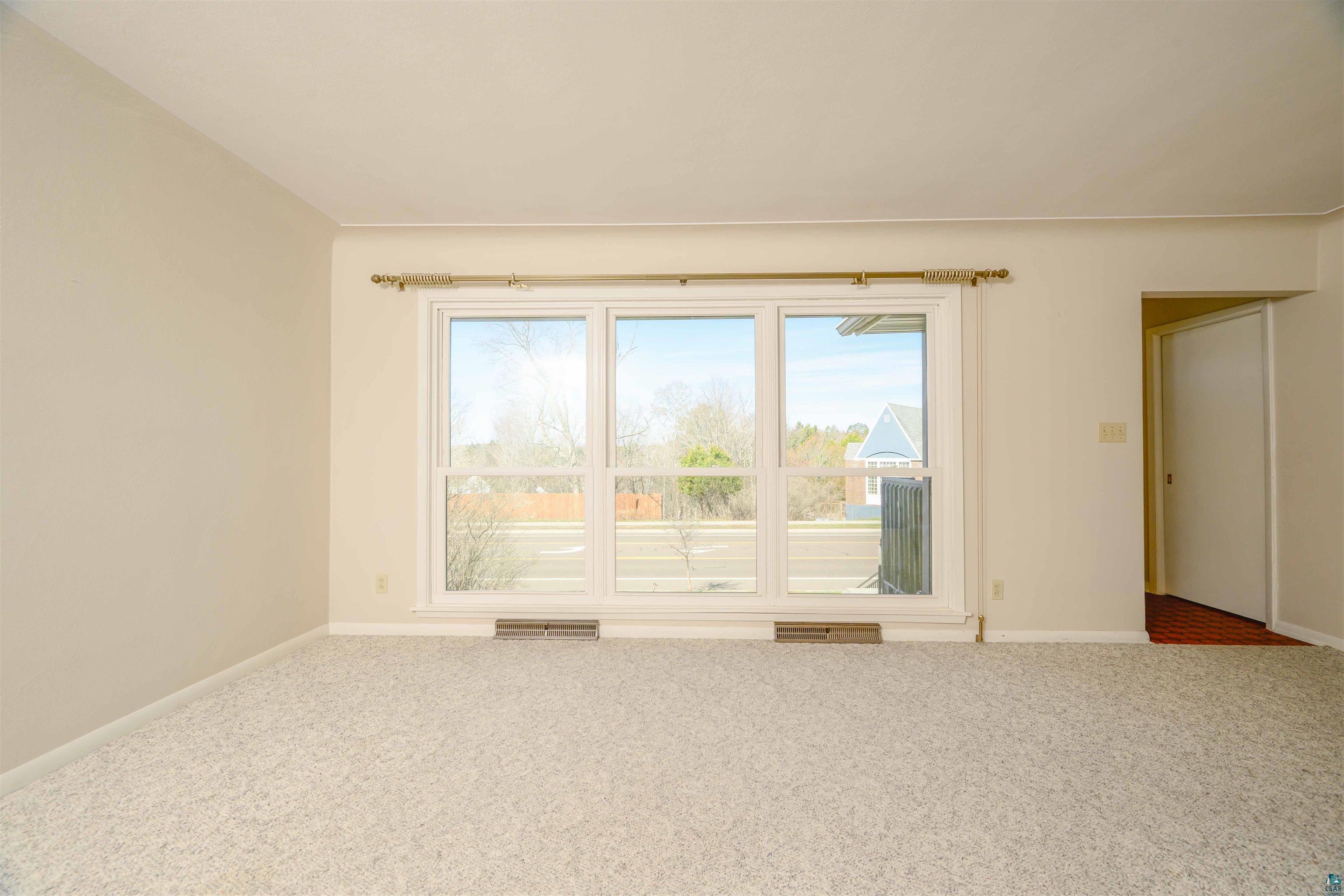 3714 Woodland Ave, Duluth, MN 55803 Listing Photo  4
