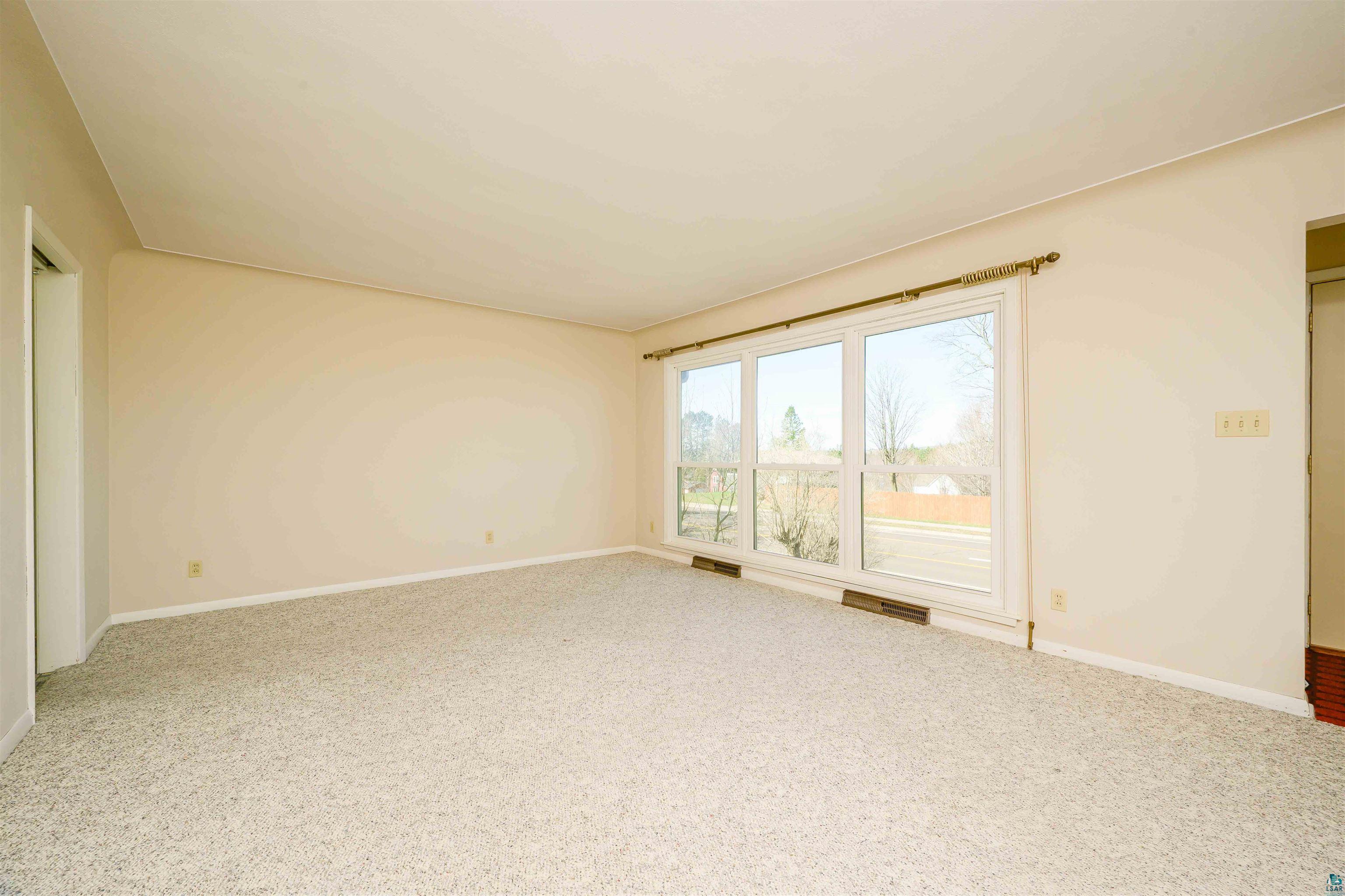 3714 Woodland Ave, Duluth, MN 55803 Listing Photo  5