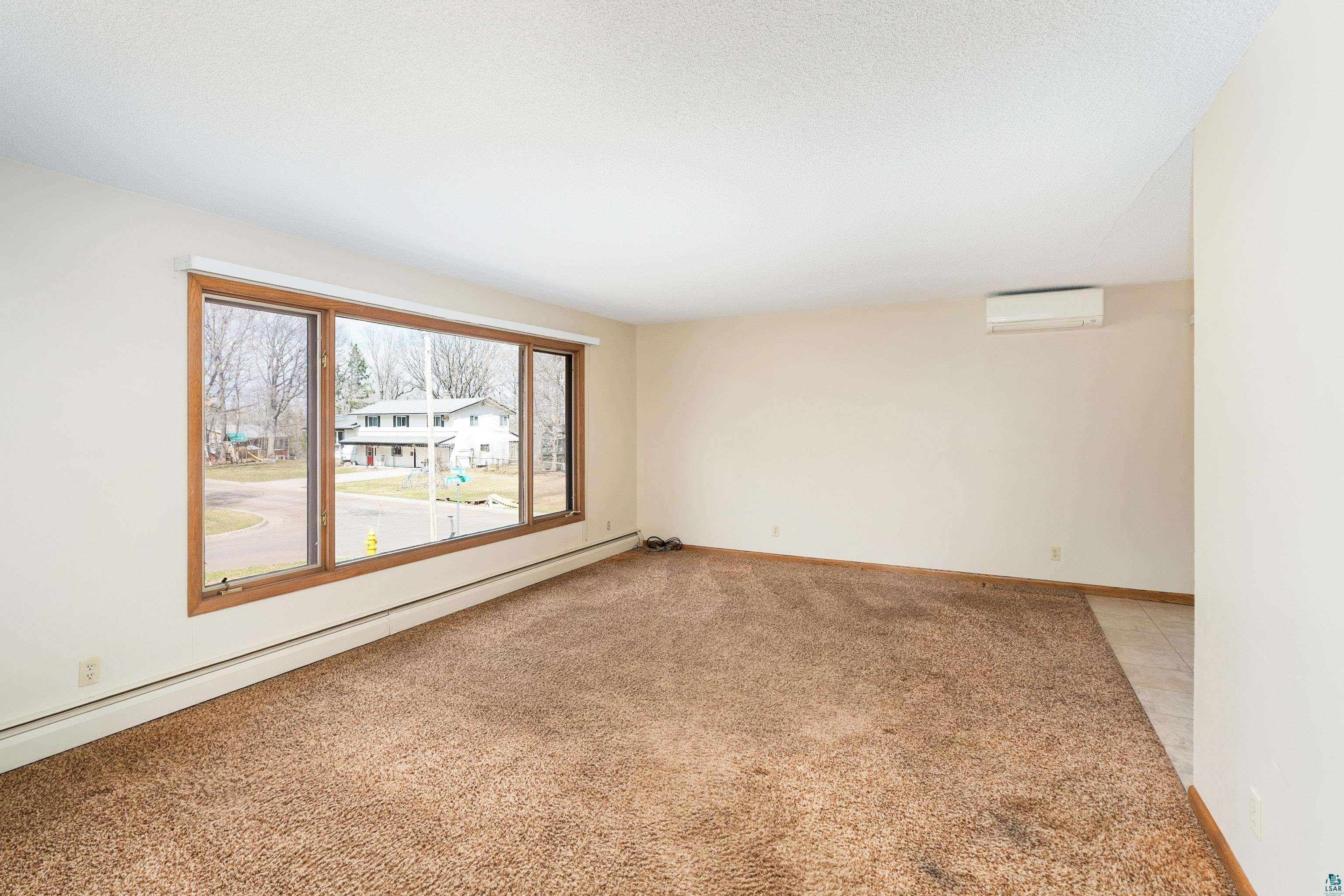 330 E Faribault St, Duluth, MN 55803 Listing Photo  2