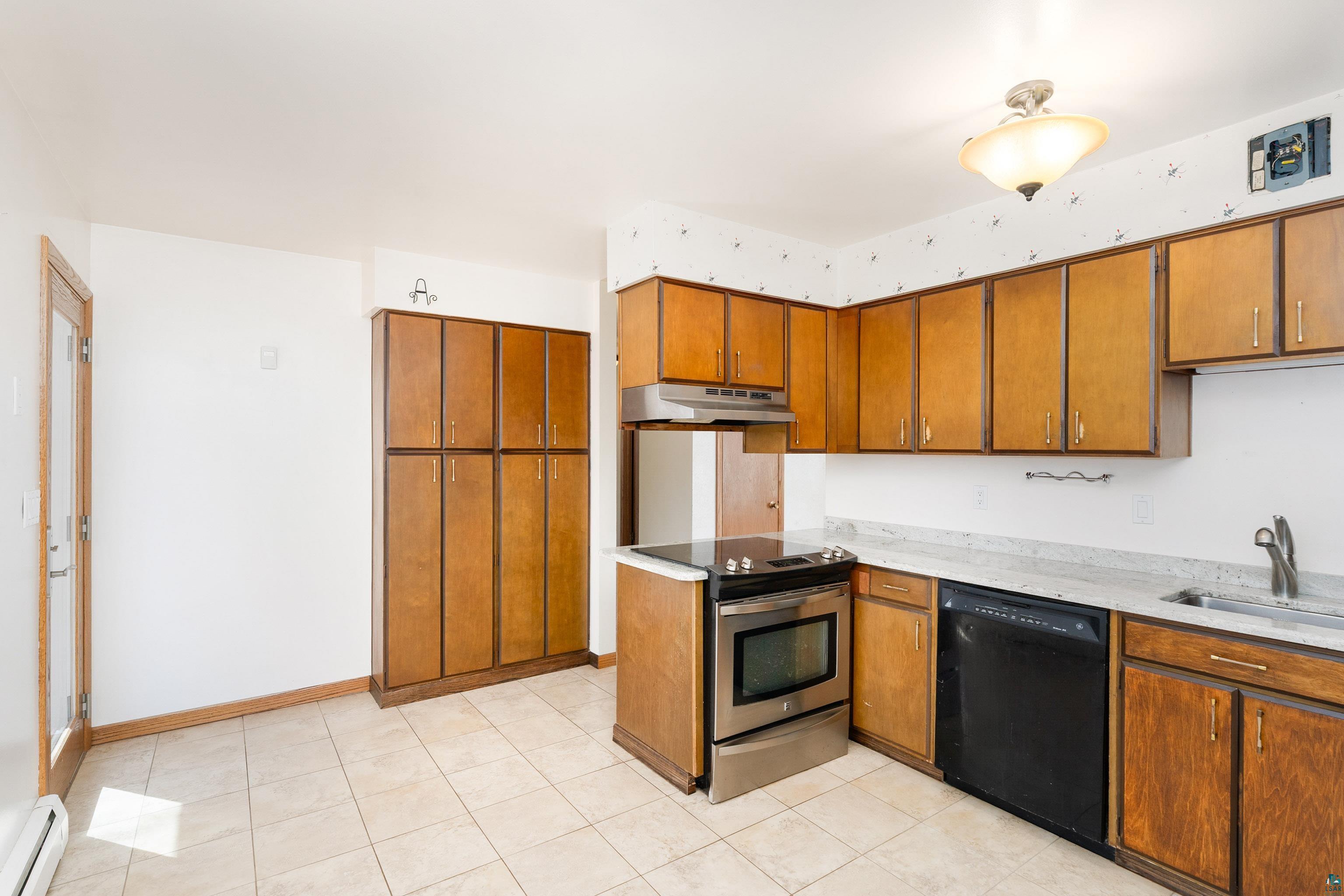 330 E Faribault St, Duluth, MN 55803 Listing Photo  12