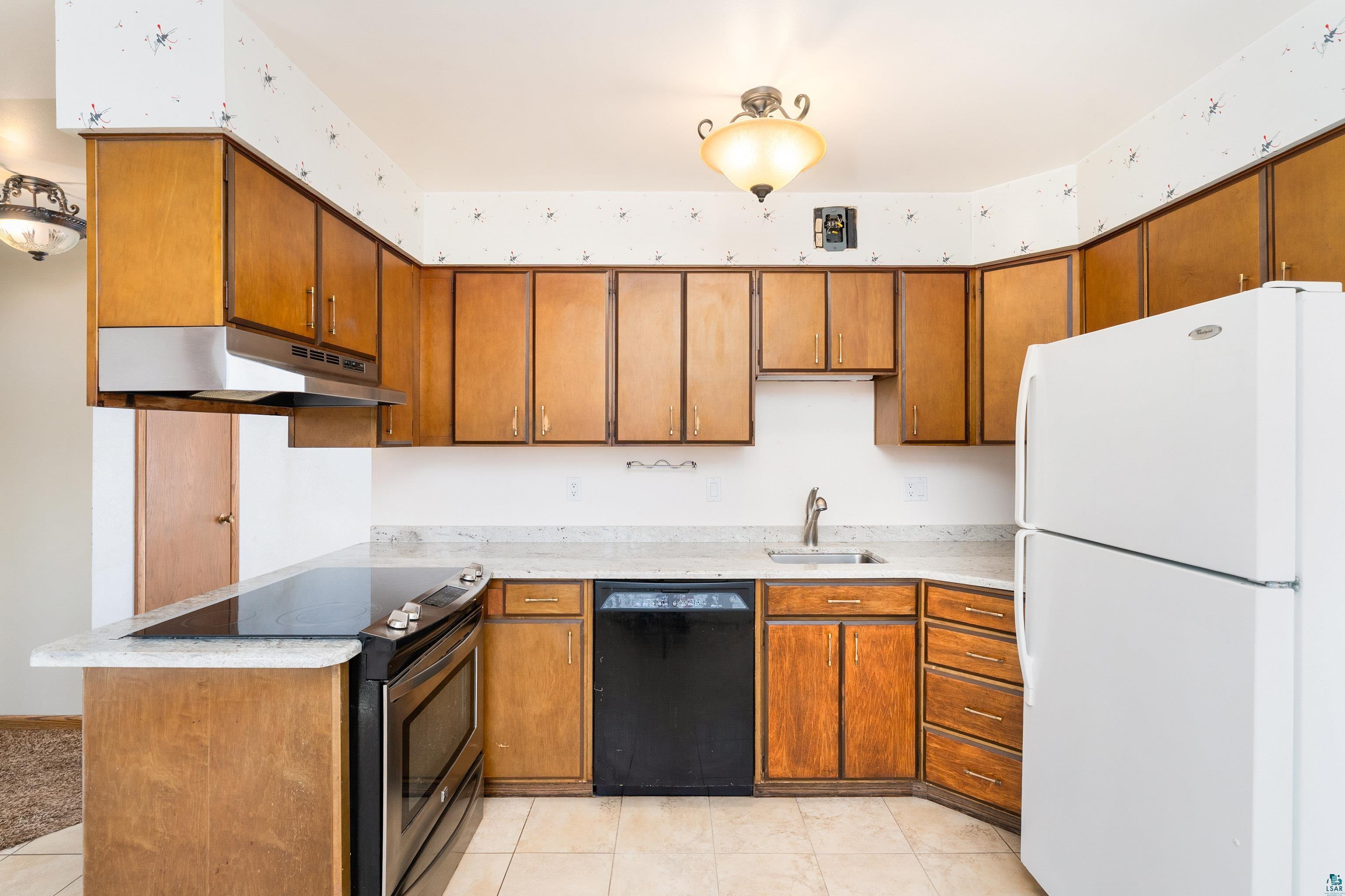 330 E Faribault St, Duluth, MN 55803 Listing Photo  13