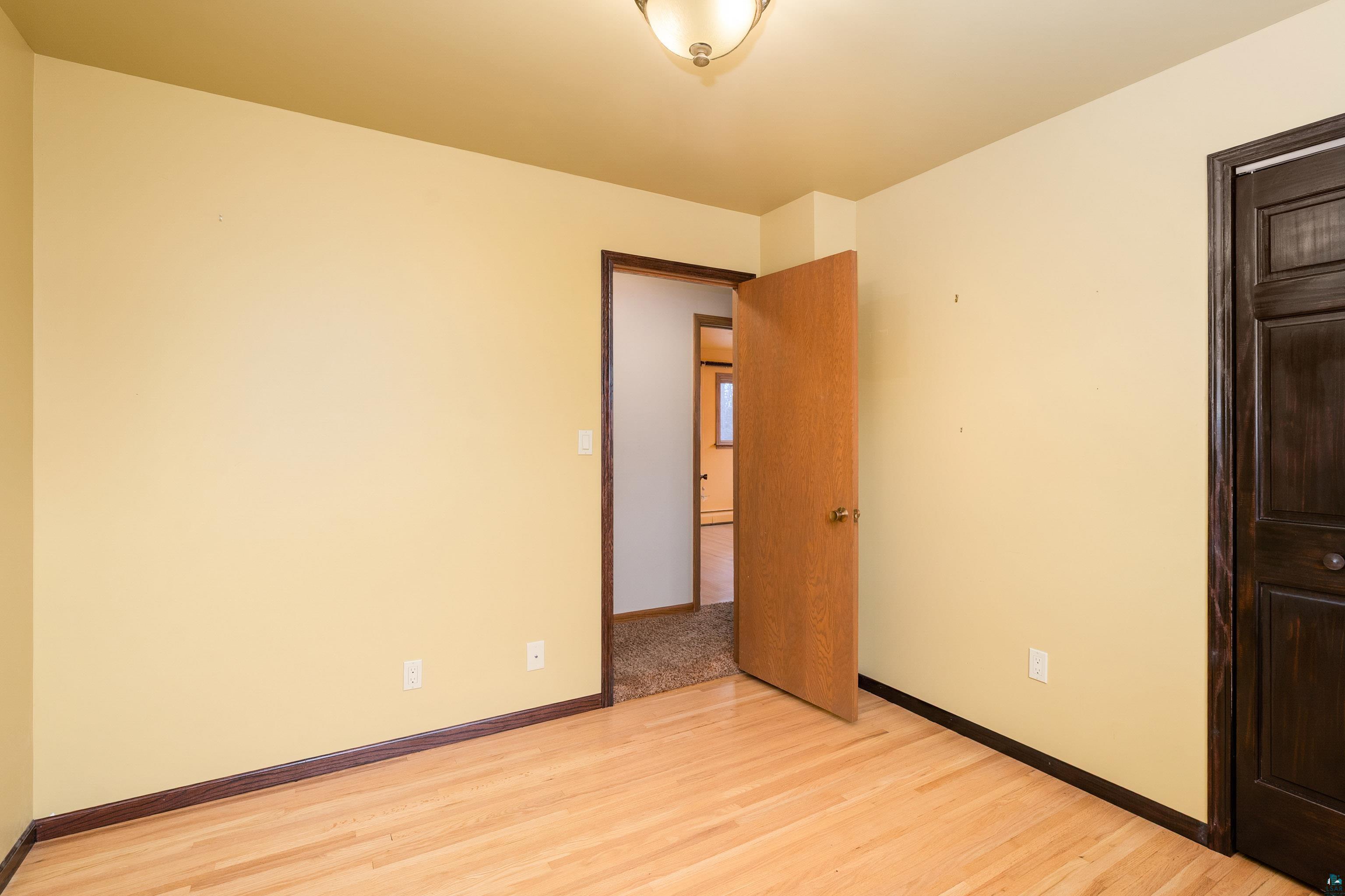 330 E Faribault St, Duluth, MN 55803 Listing Photo  21