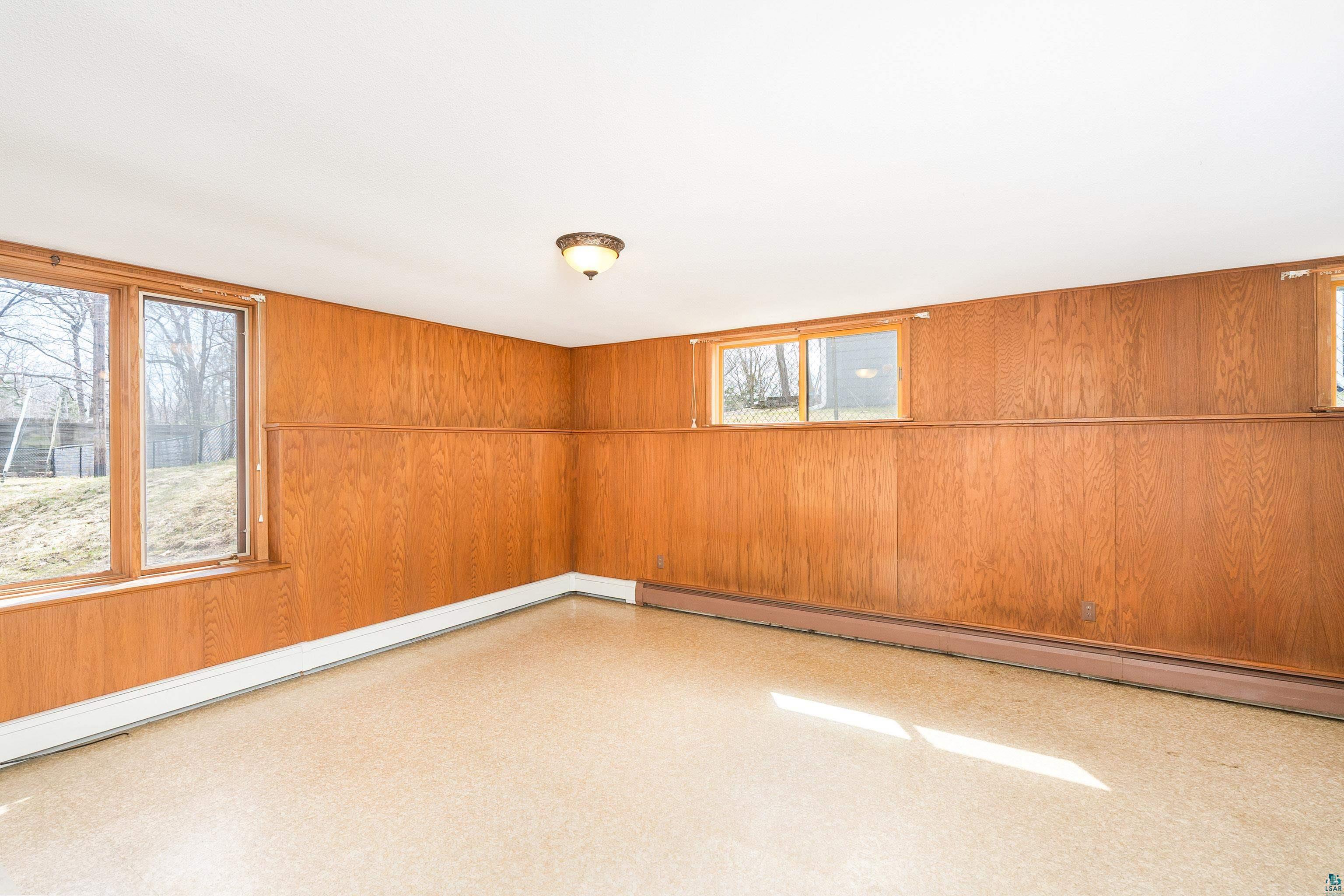 330 E Faribault St, Duluth, MN 55803 Listing Photo  30