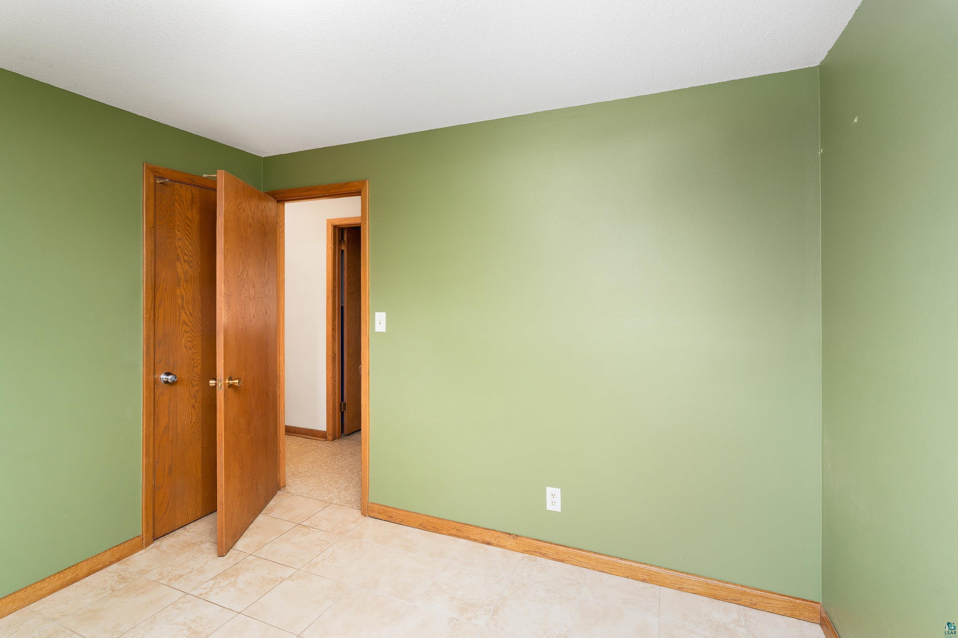 330 E Faribault St, Duluth, MN 55803 Listing Photo  36