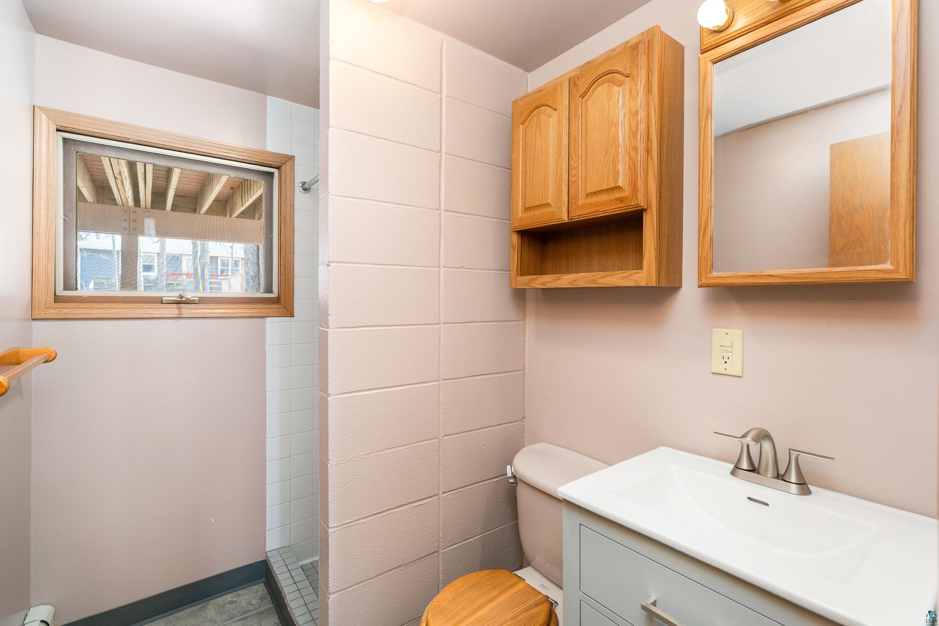 330 E Faribault St, Duluth, MN 55803 Listing Photo  37