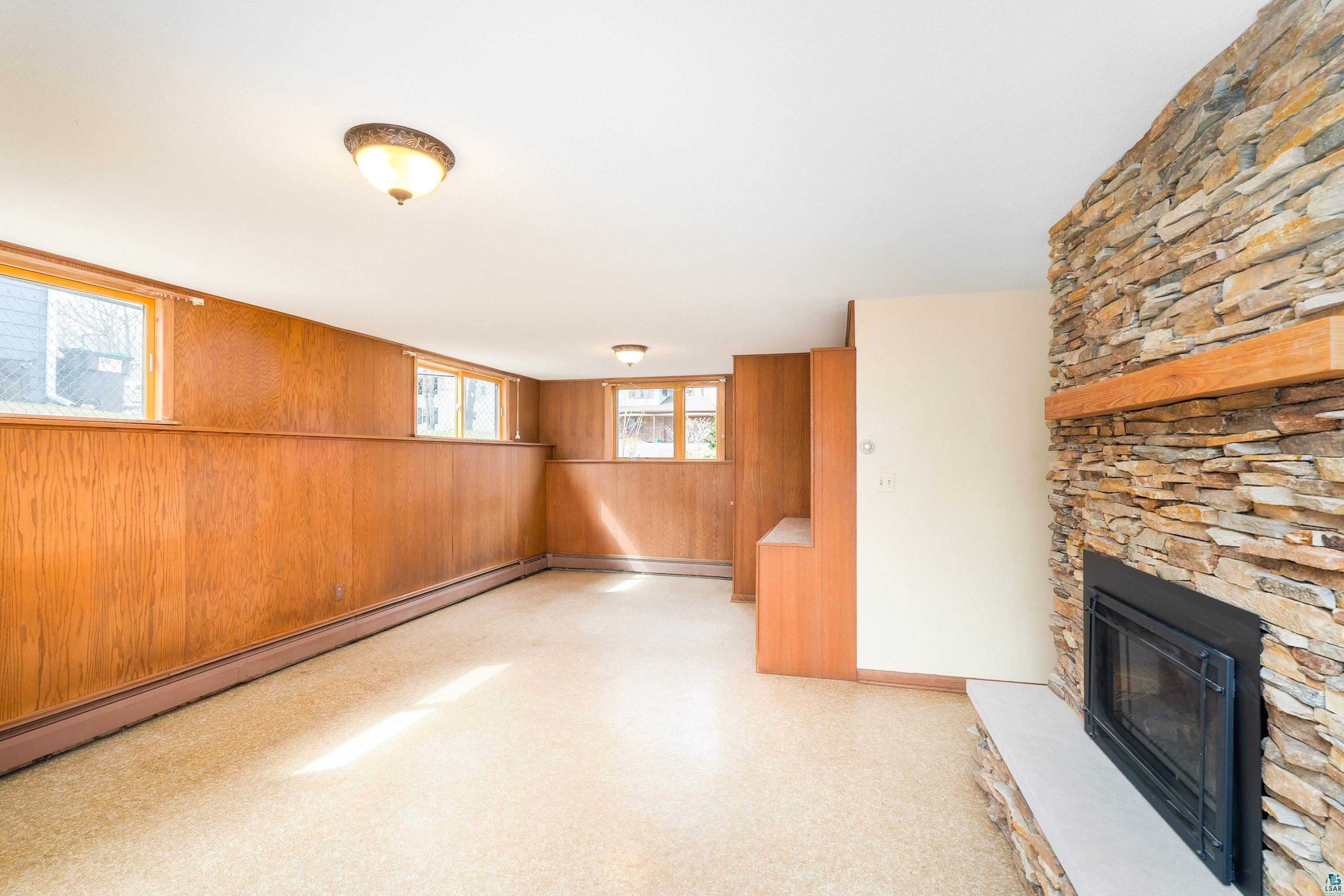 330 E Faribault St, Duluth, MN 55803 Listing Photo  54
