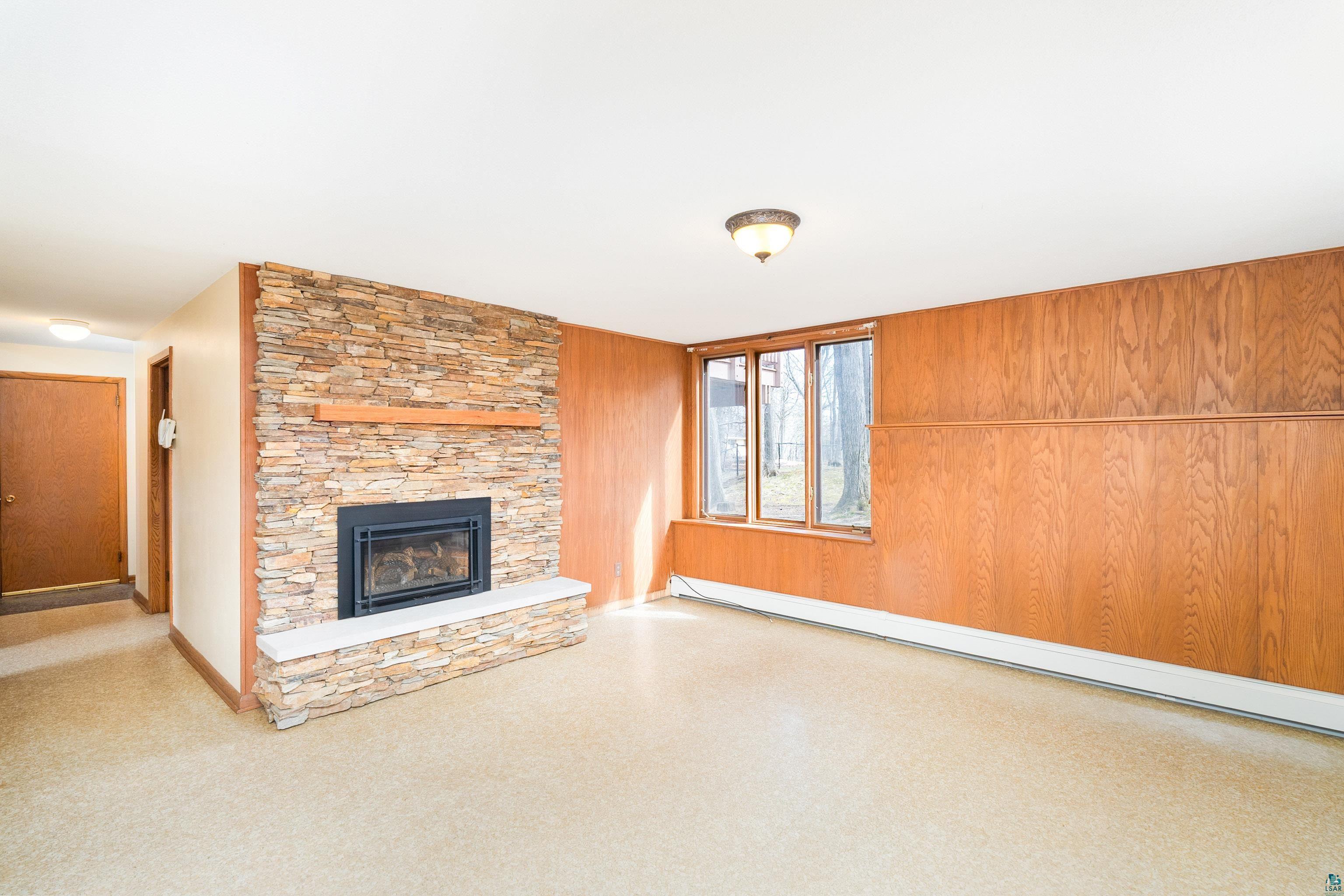 330 E Faribault St, Duluth, MN 55803 Listing Photo  57