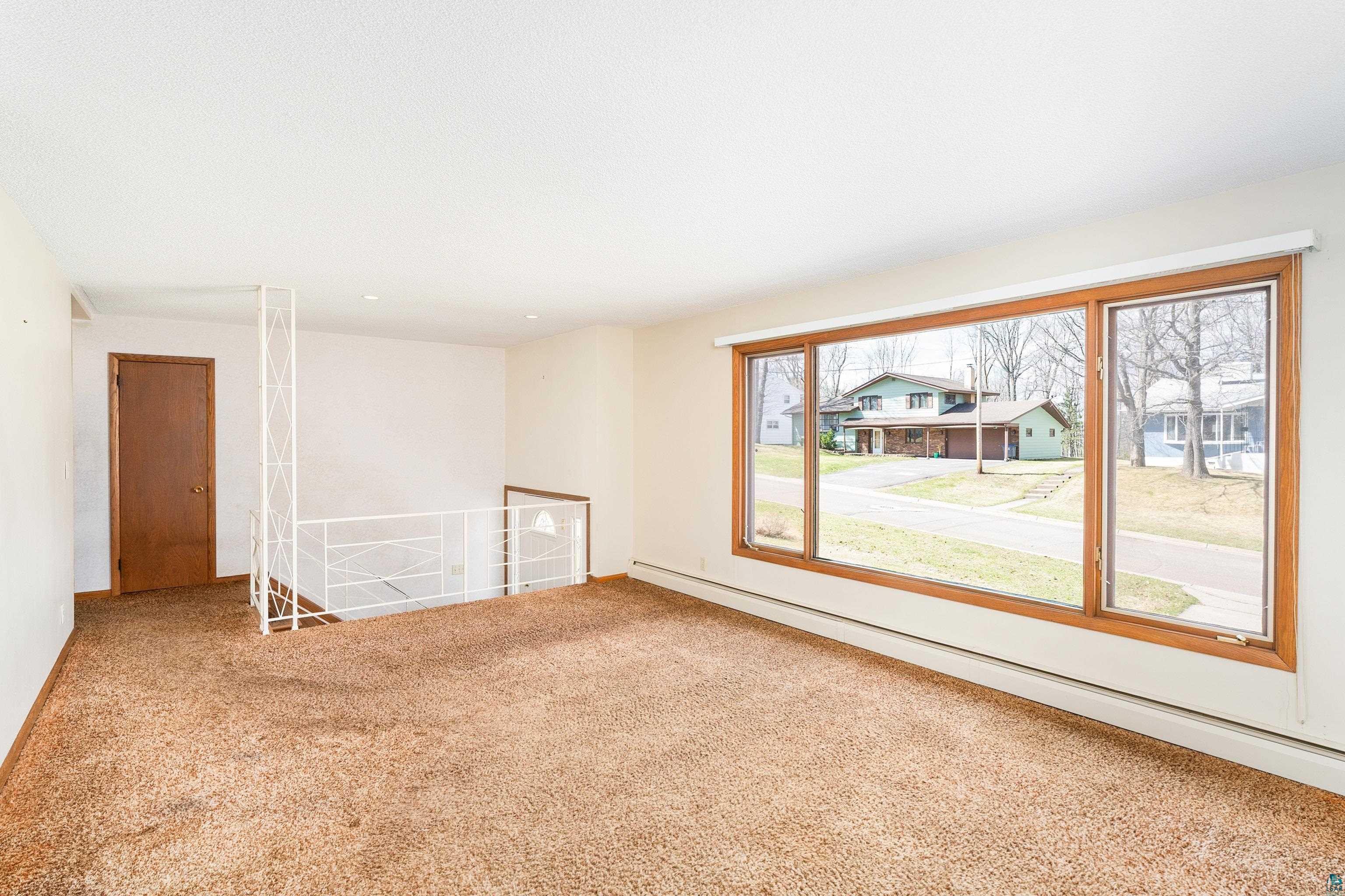 330 E Faribault St, Duluth, MN 55803 Listing Photo  8