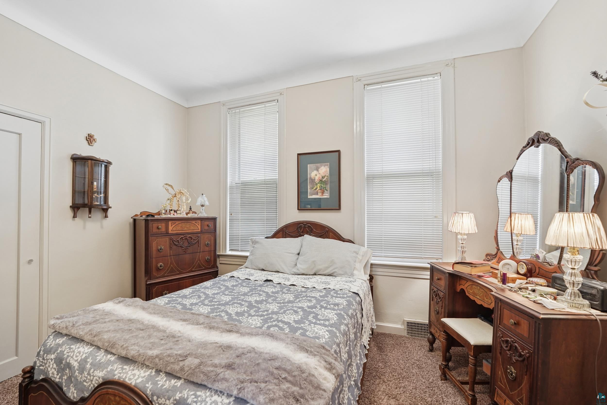 1407 E 3rd St, Duluth, MN 55804 Listing Photo  21