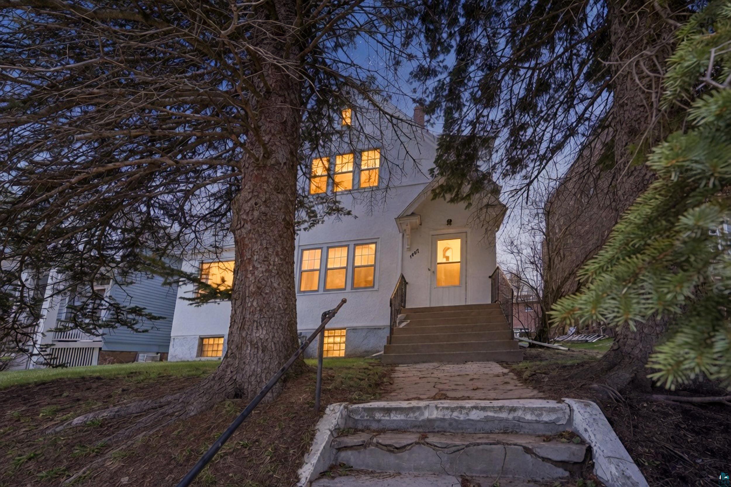 1407 E 3rd St, Duluth, MN 55804 Listing Photo  28