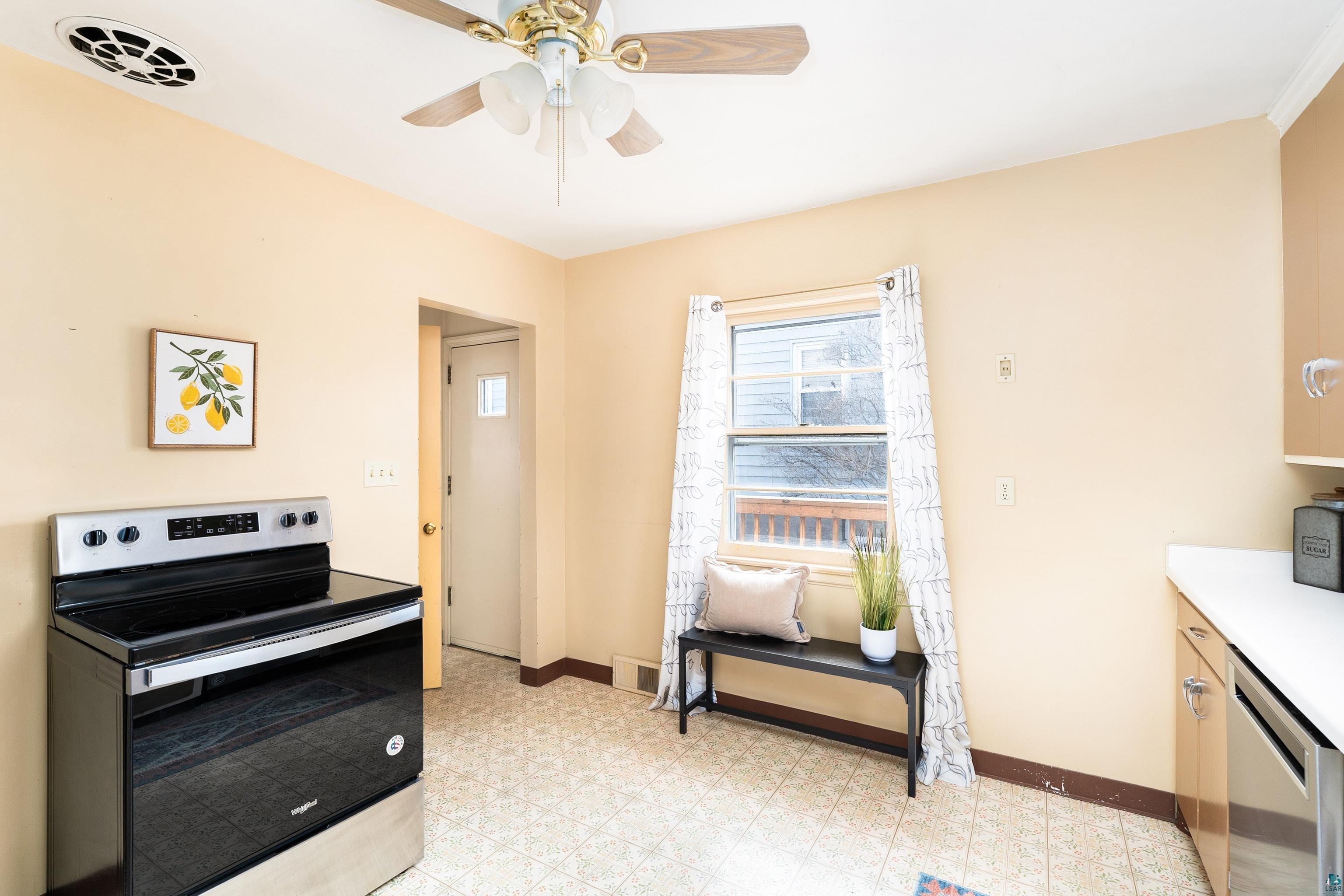 5121 Glenwood St, Duluth, MN 55804 Listing Photo  13