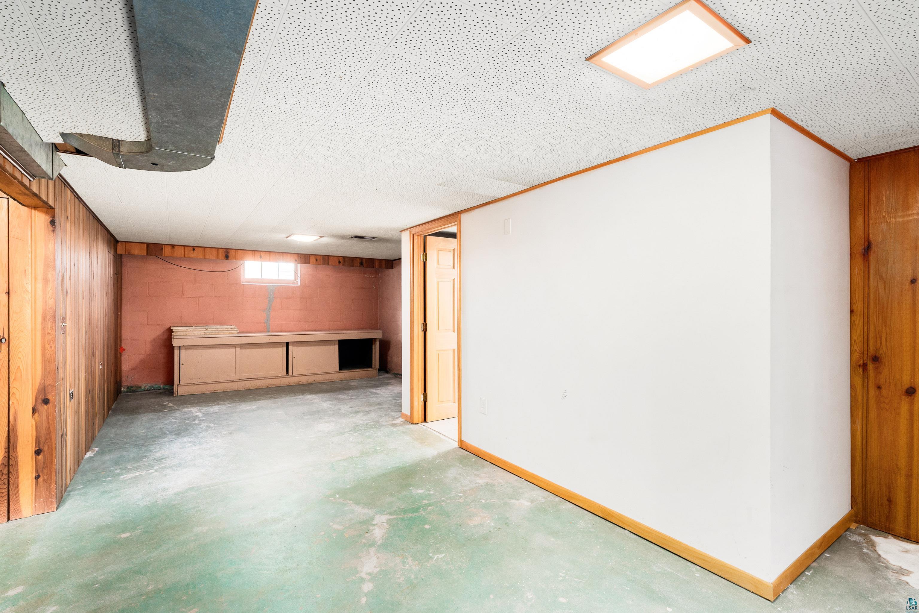 5121 Glenwood St, Duluth, MN 55804 Listing Photo  37