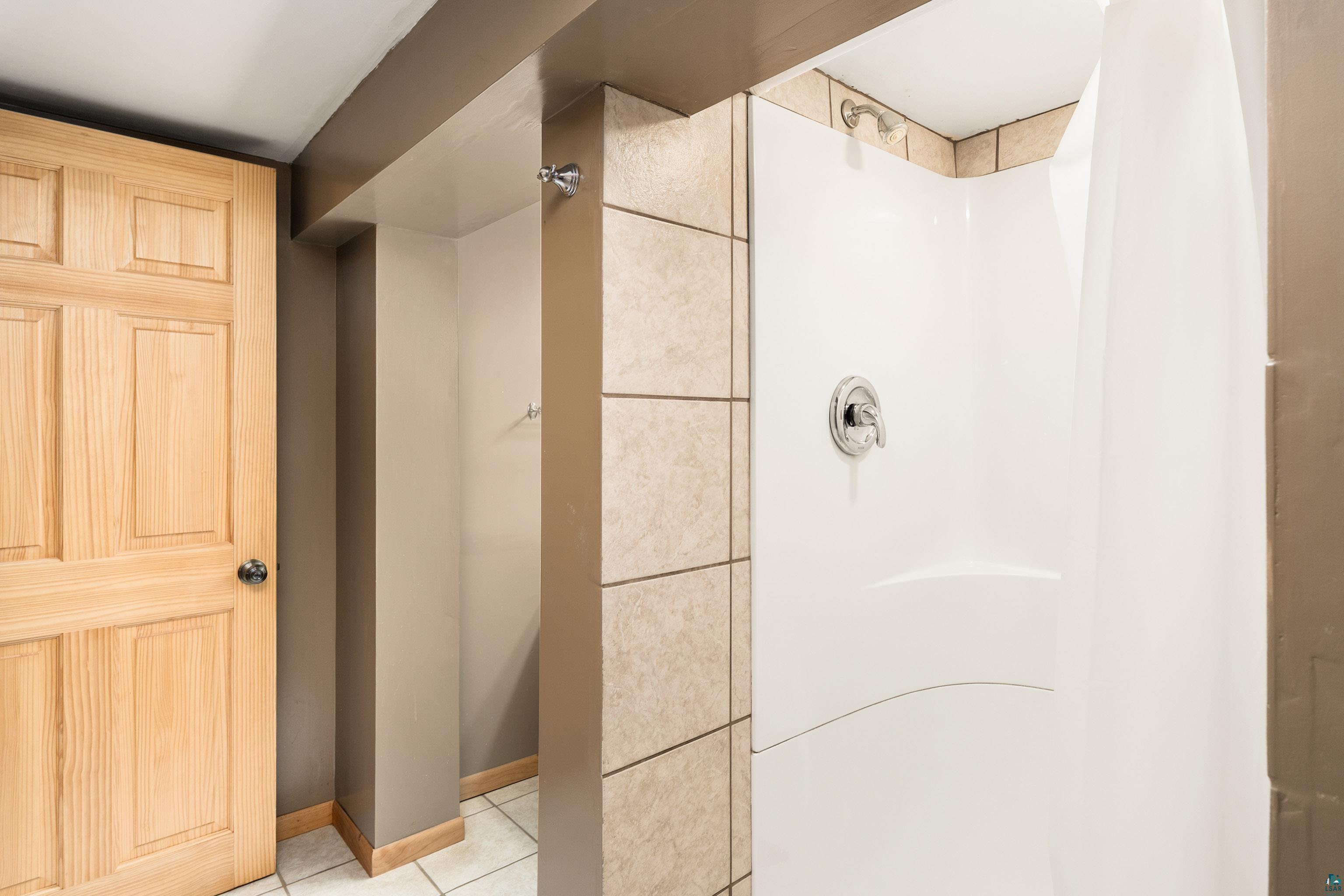5121 Glenwood St, Duluth, MN 55804 Listing Photo  40