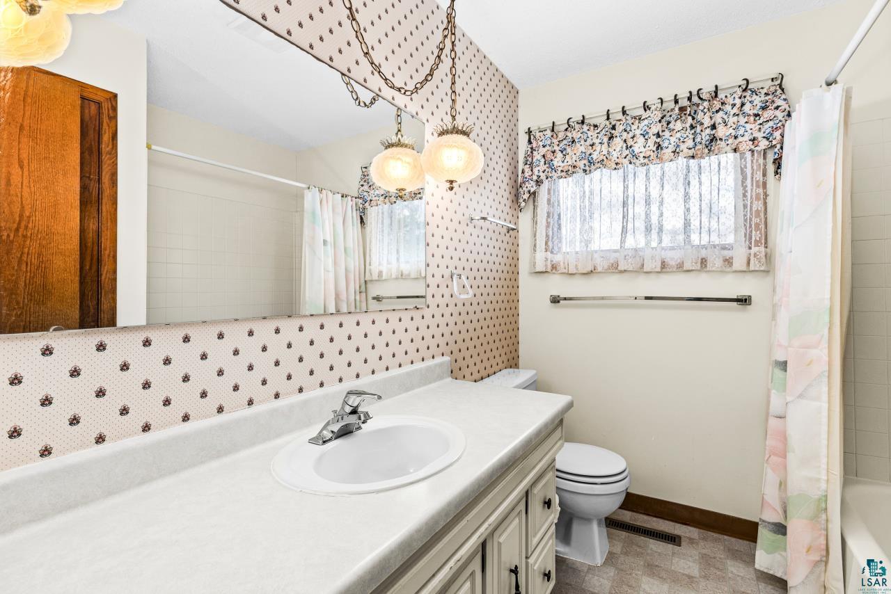 5002 Peabody St, Duluth, MN 55803 Listing Photo  23