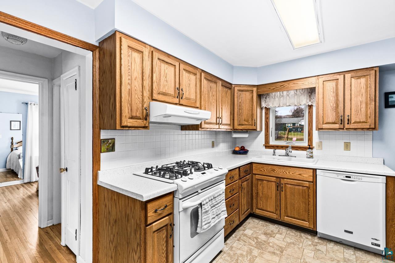 4823 Peabody St, Duluth, MN 55804 Listing Photo  14