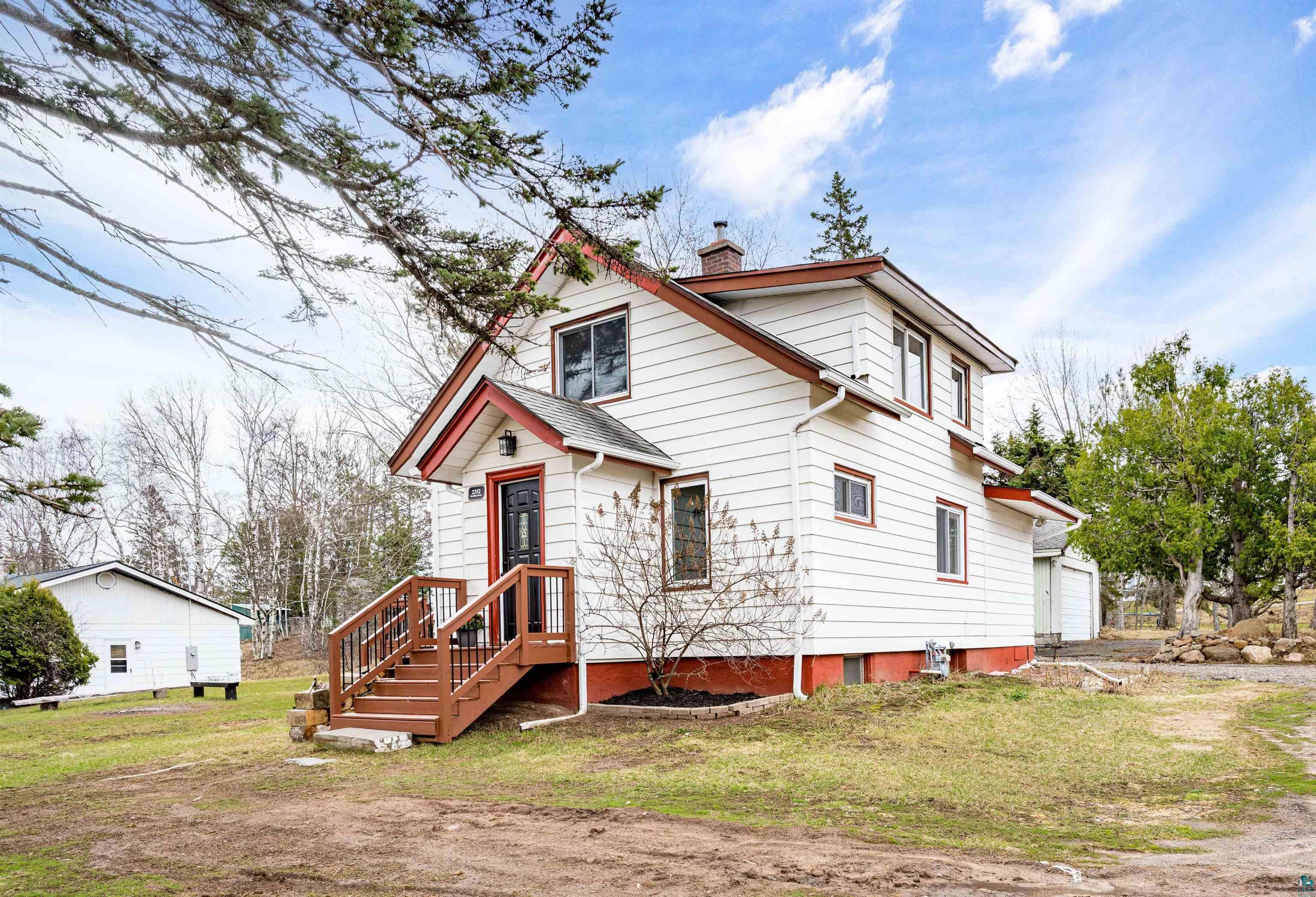 2352 Pershing St, Duluth, MN 55811 Listing Photo  1