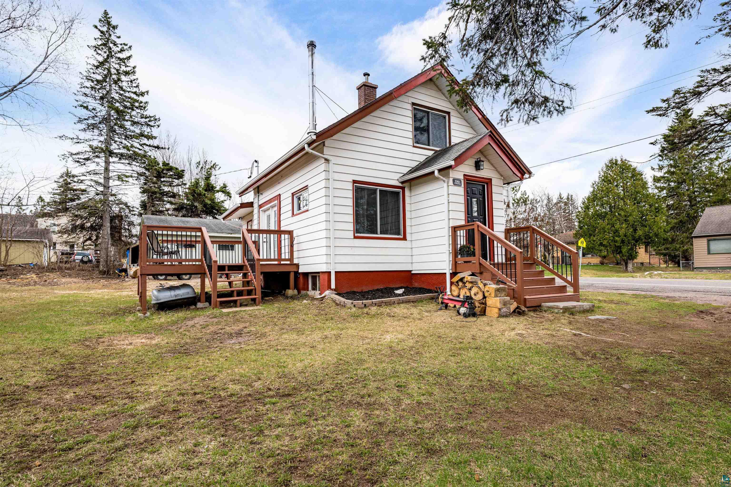 2352 Pershing St, Duluth, MN 55811 Listing Photo  2