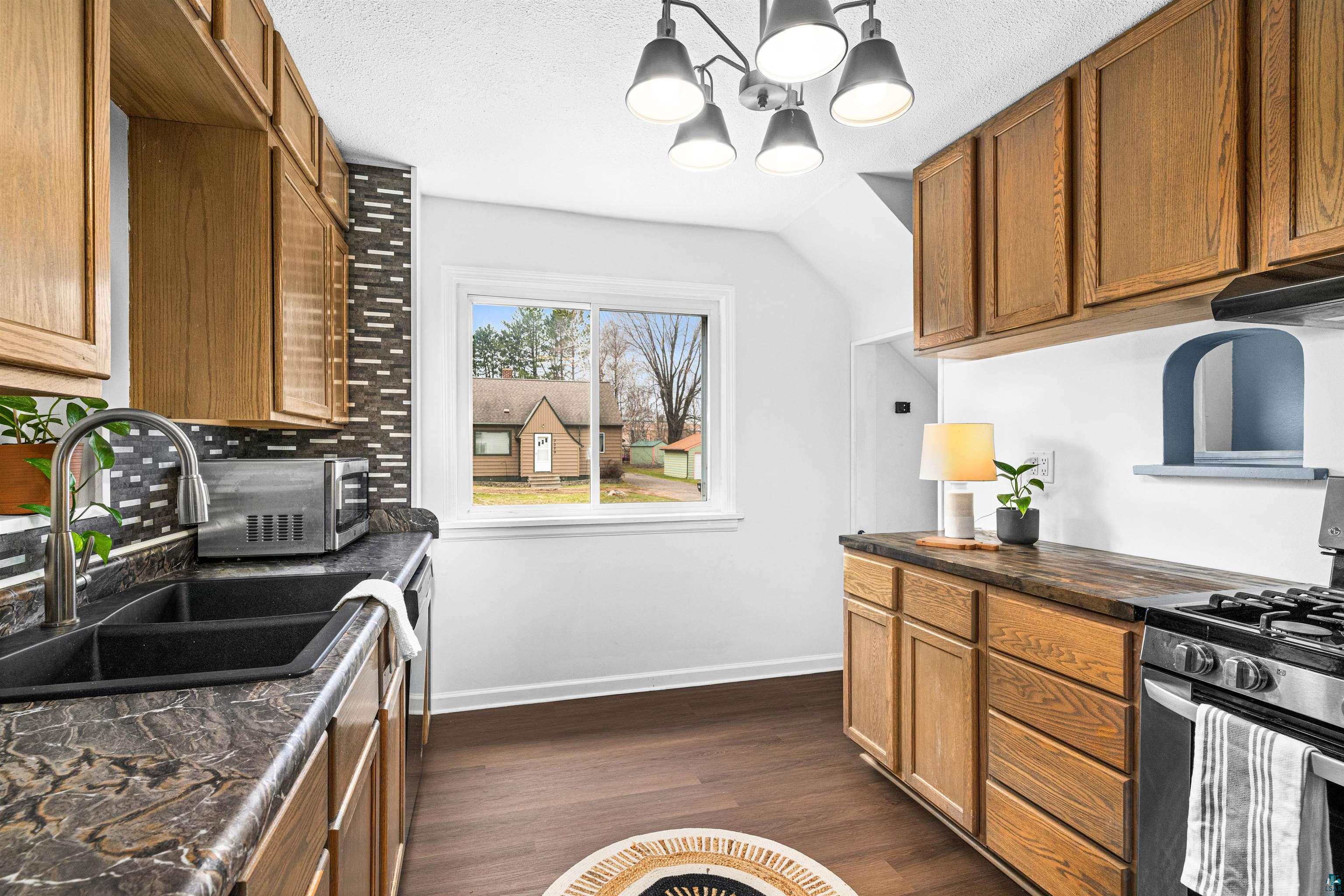 2352 Pershing St, Duluth, MN 55811 Listing Photo  6